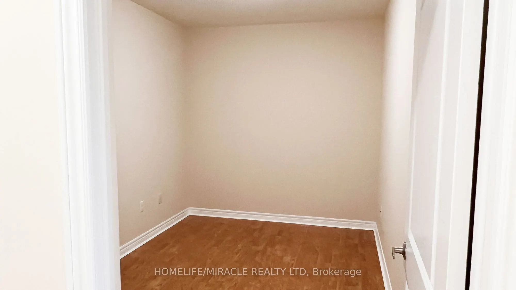 383 Main St E, #502