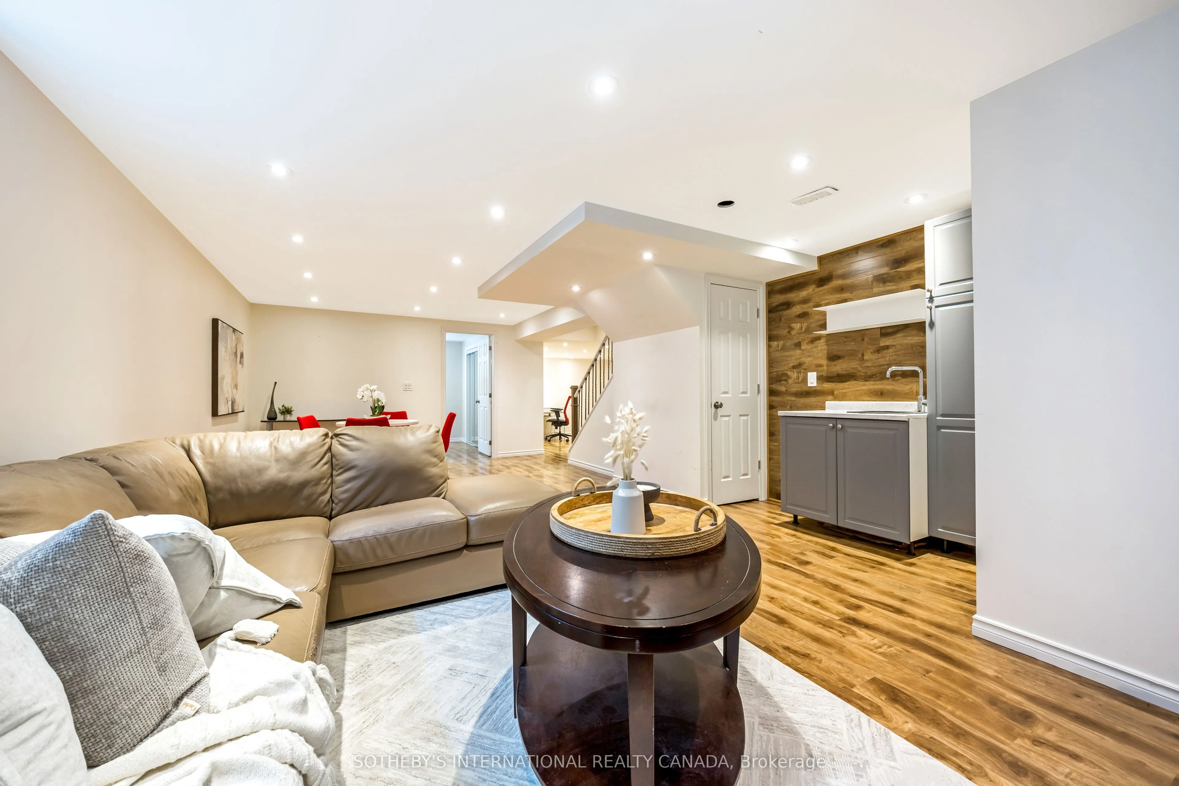 465 Cusick Circle