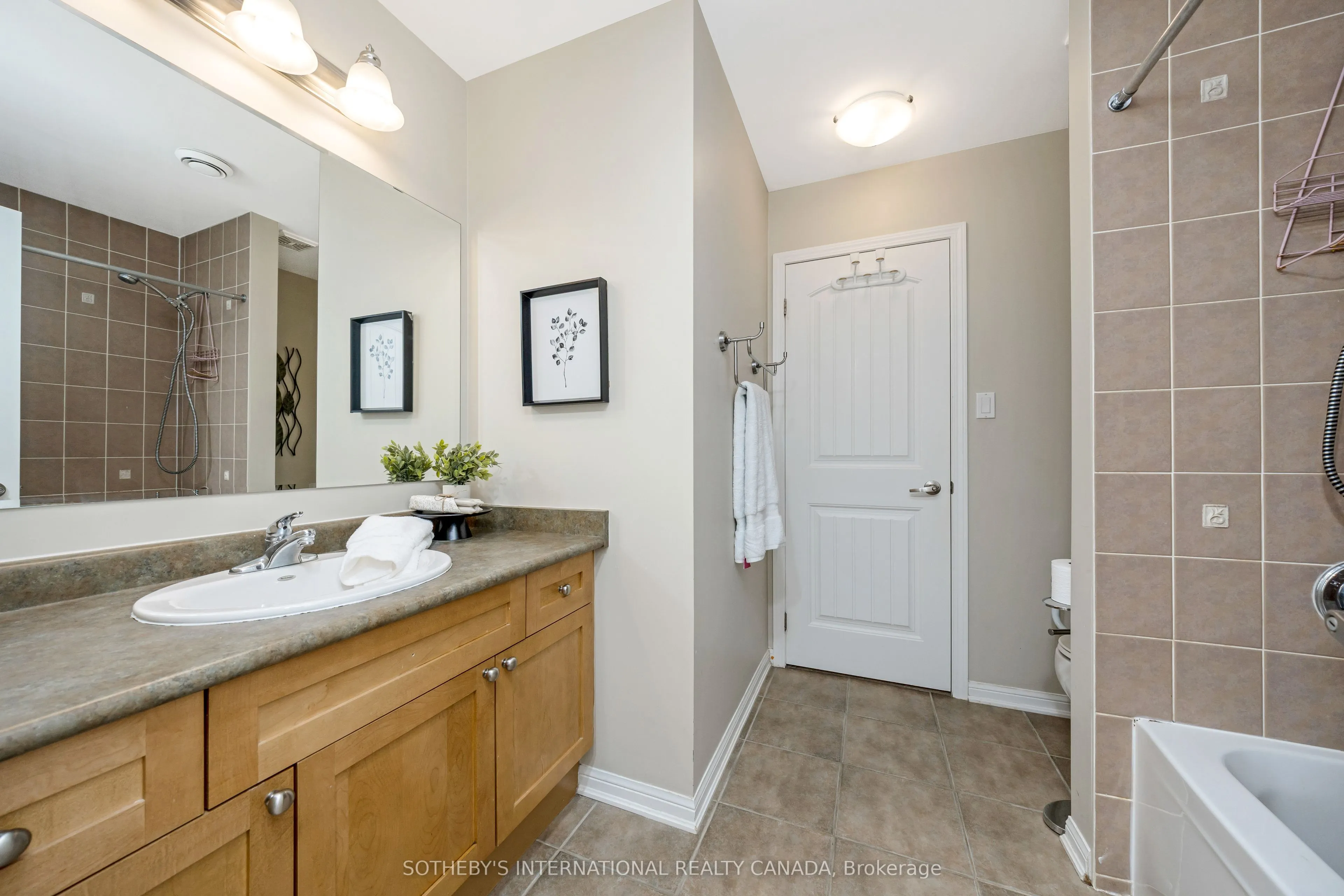 465 Cusick Circle