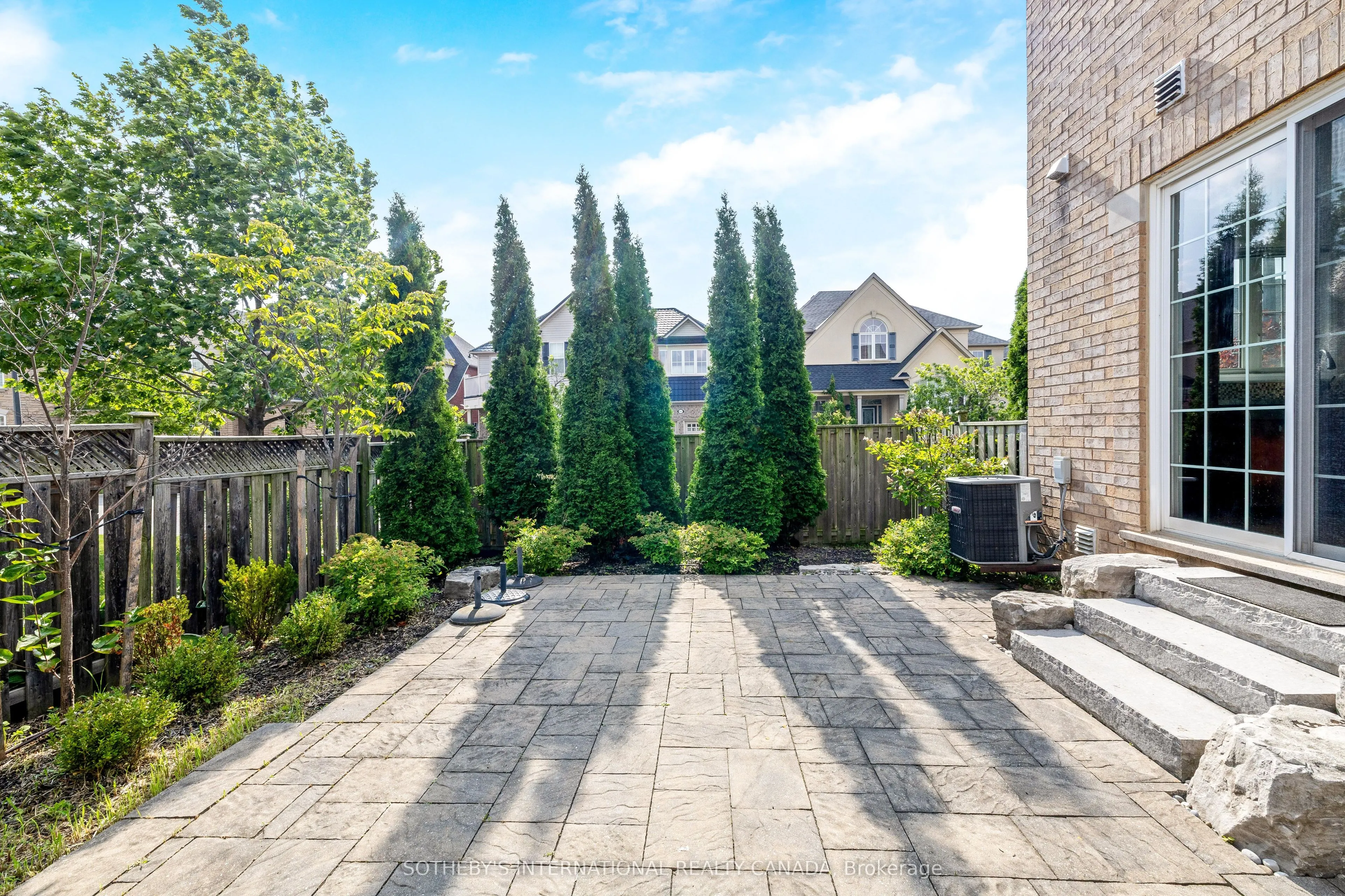 465 Cusick Circle