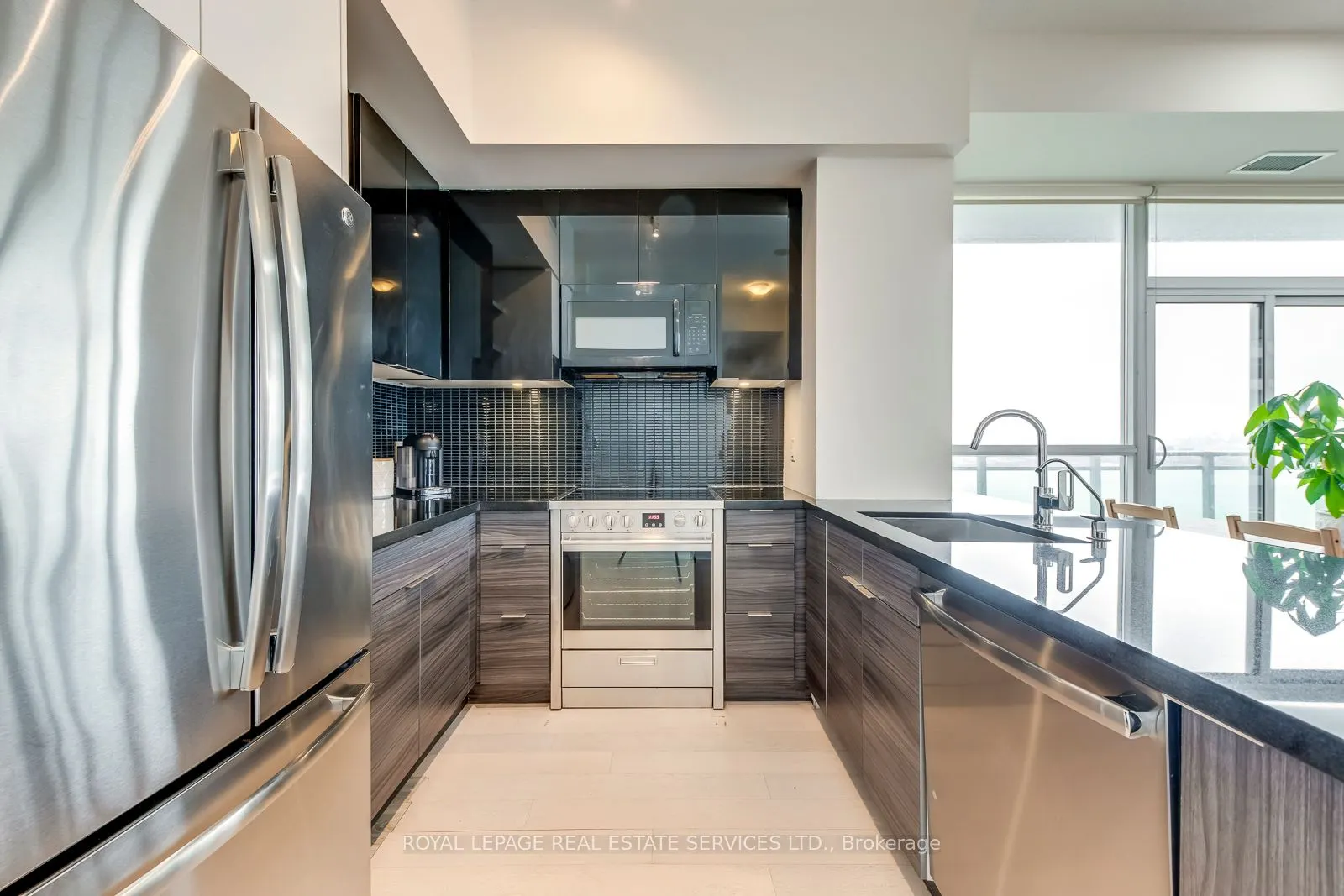 33 Shore Breeze Drive, #3706