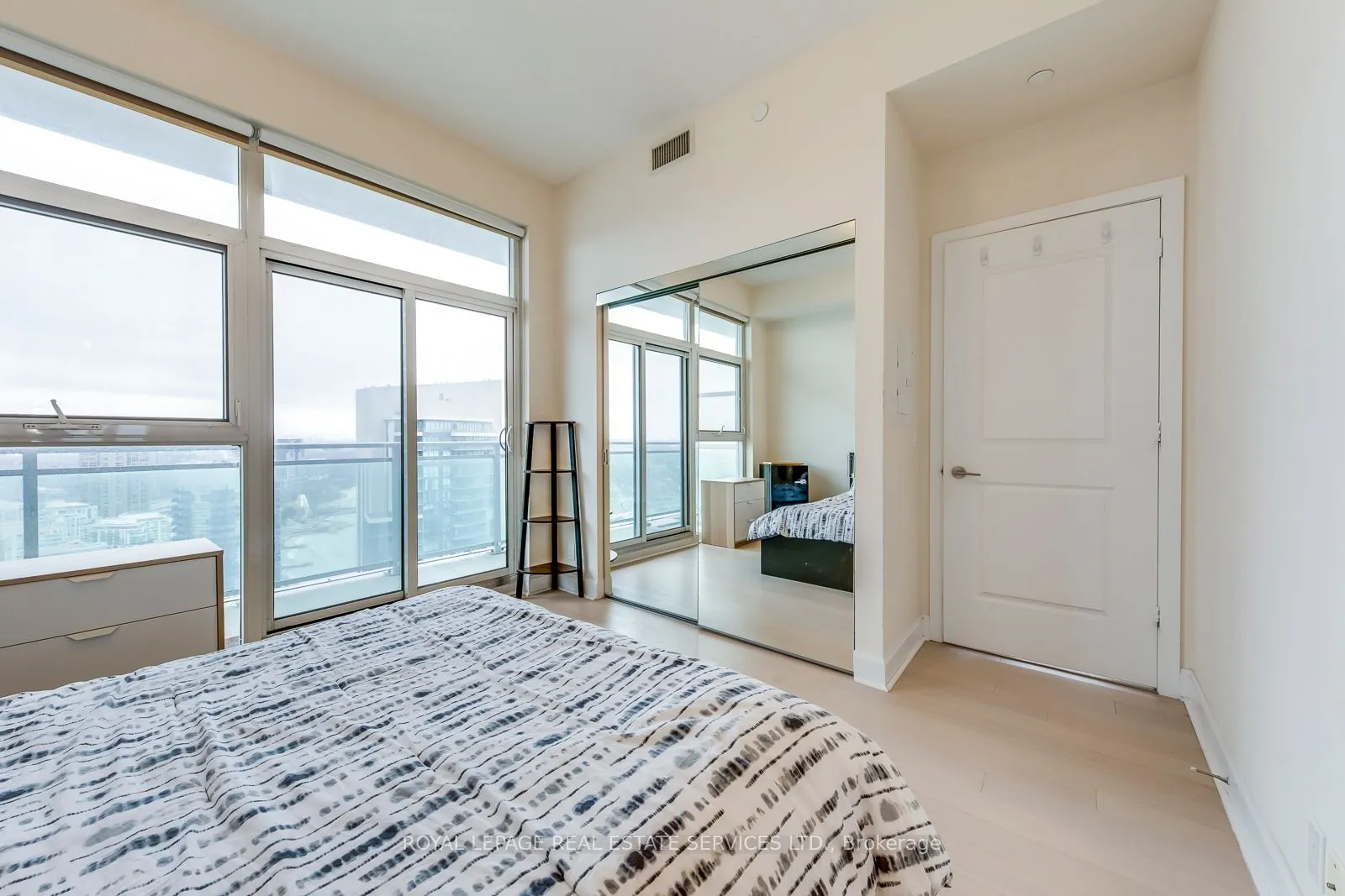 33 Shore Breeze Drive, #3706