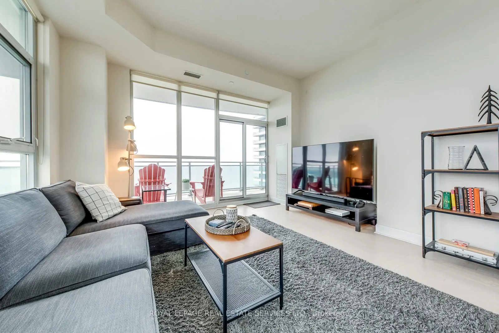 33 Shore Breeze Drive, #3706