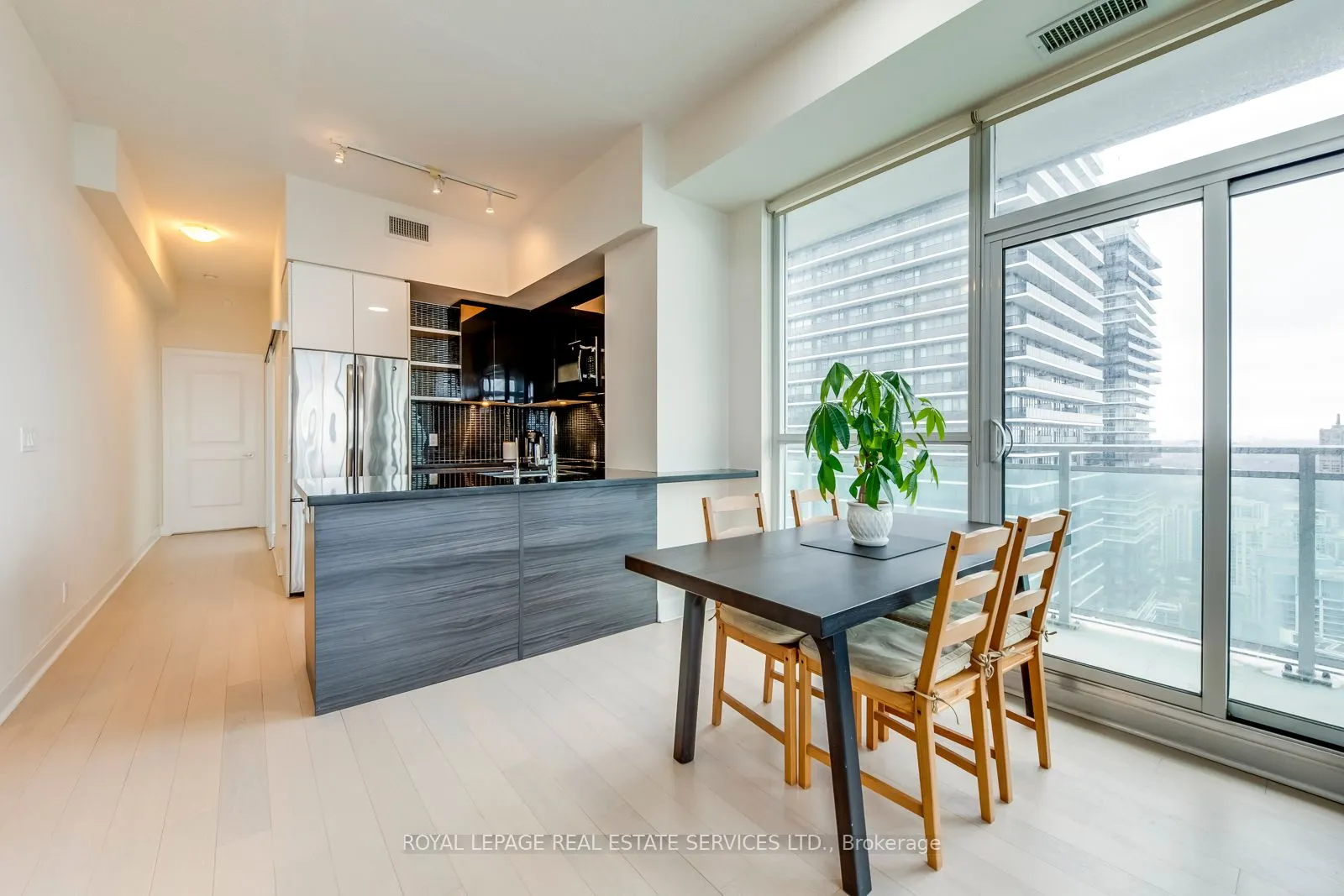 33 Shore Breeze Drive, #3706