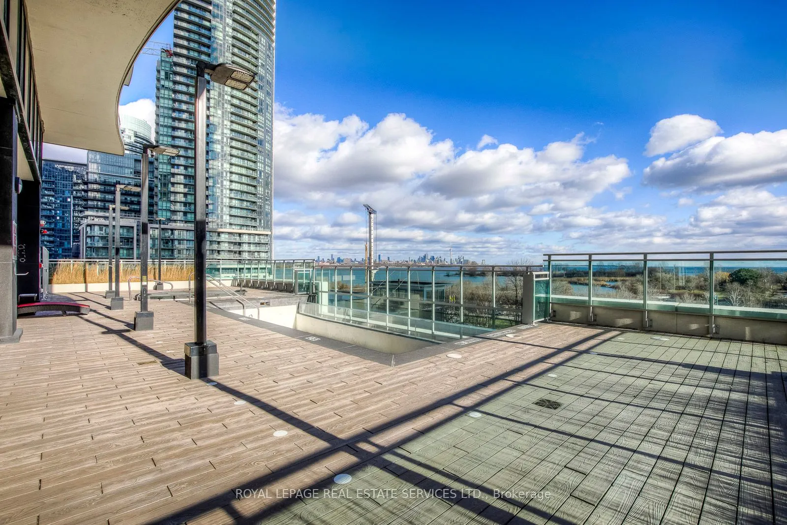 33 Shore Breeze Drive, #3706
