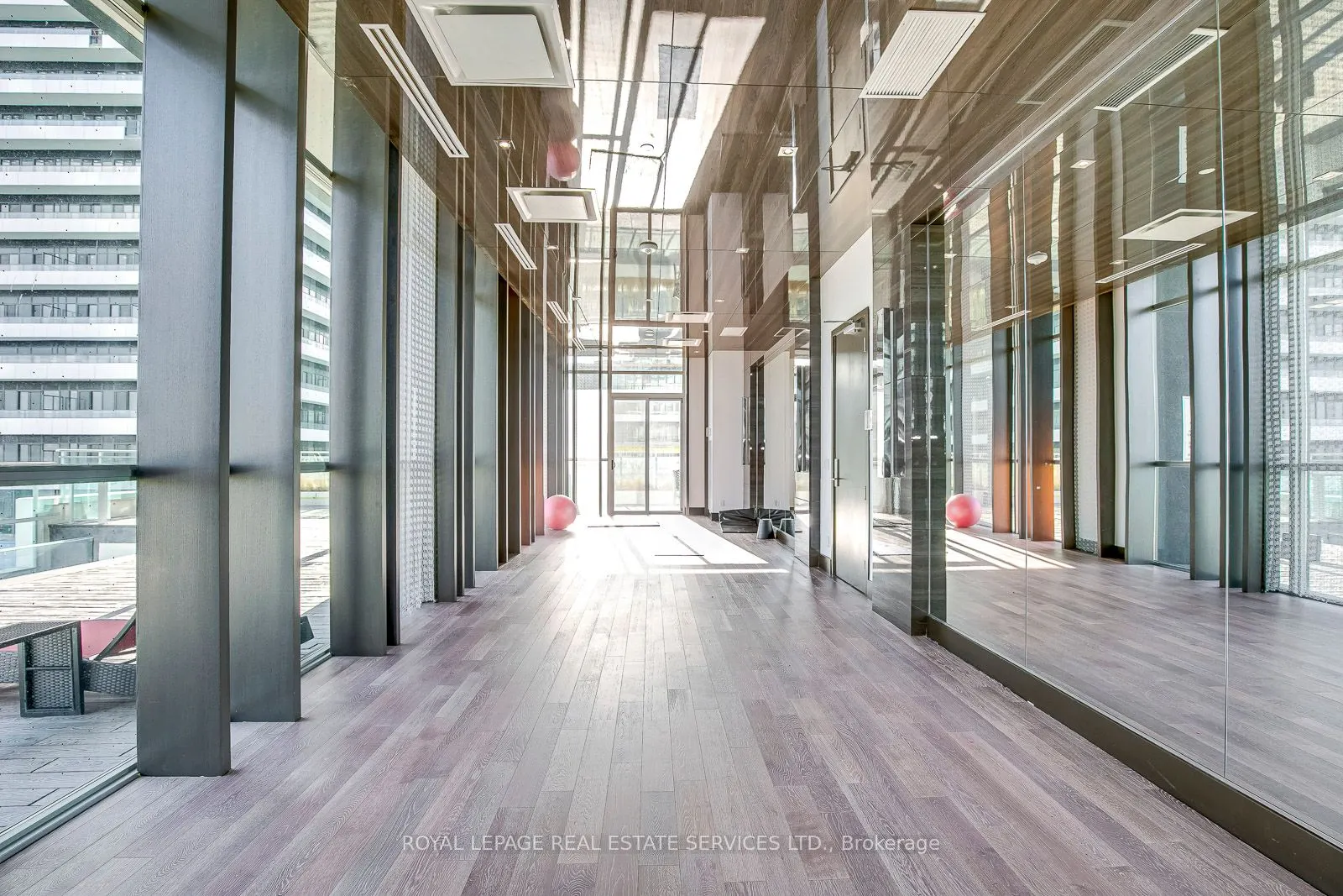 33 Shore Breeze Drive, #3706