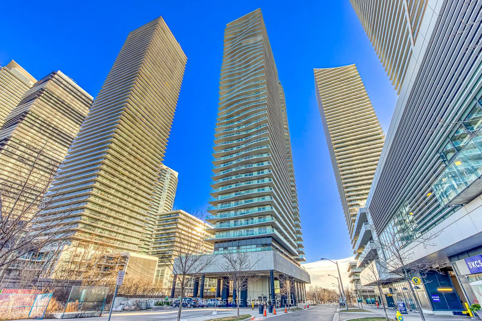 33 Shore Breeze Drive, #3706