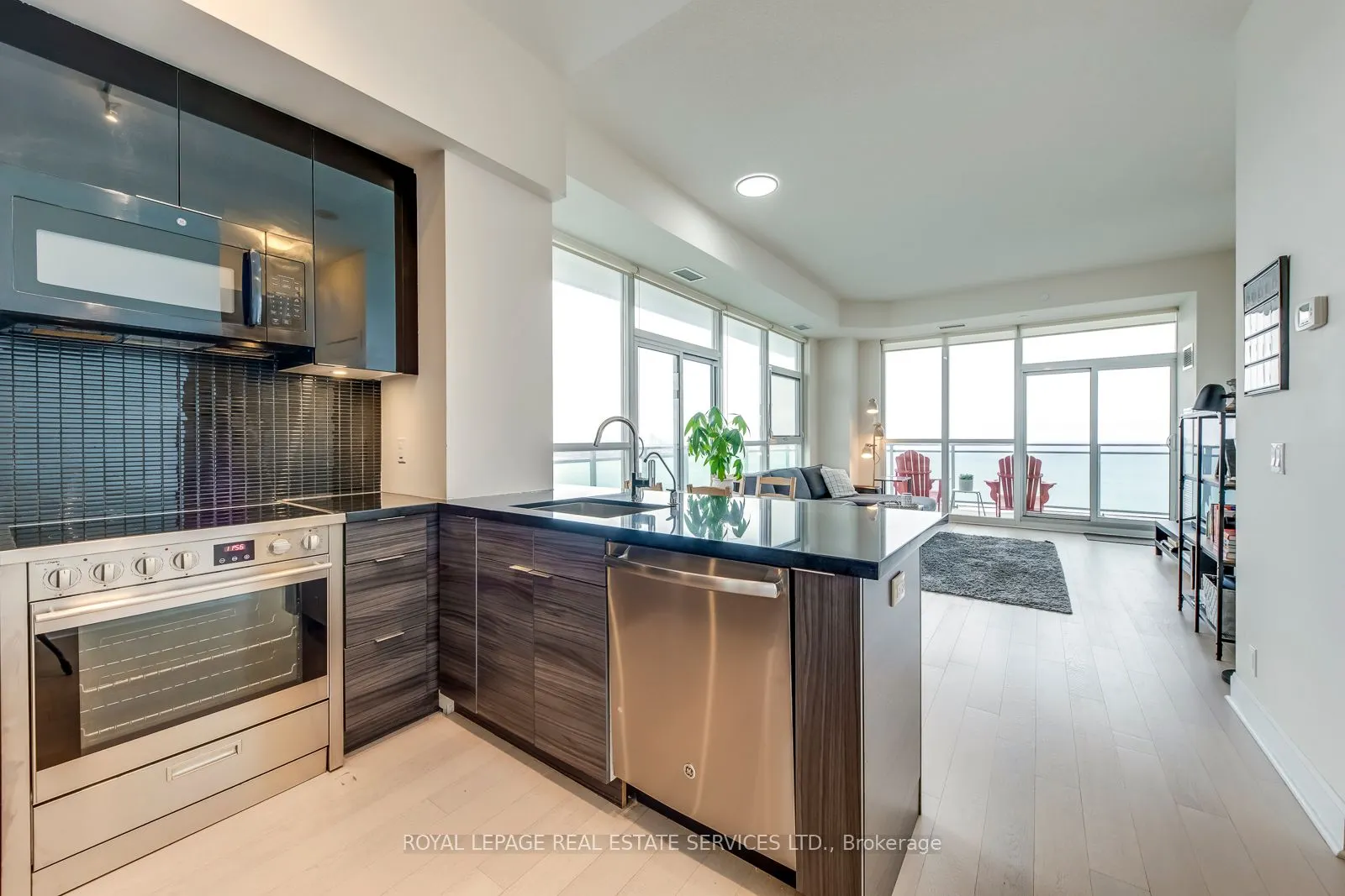 33 Shore Breeze Drive, #3706