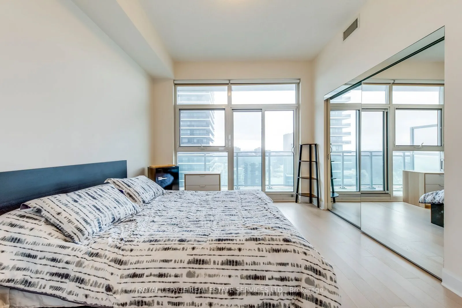 33 Shore Breeze Drive, #3706