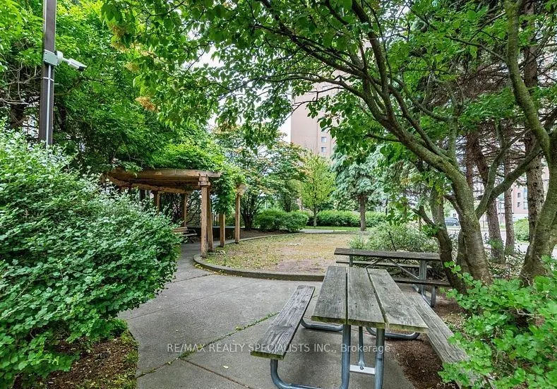 135 Hillcrest Avenue, #1112