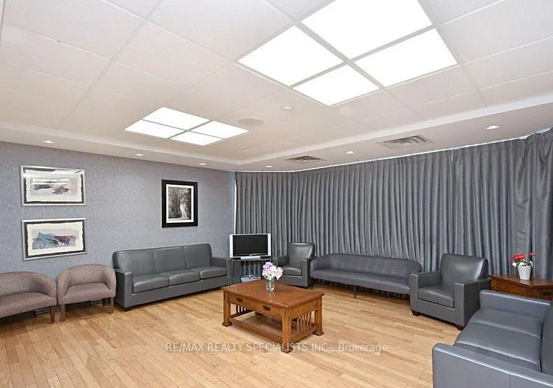 135 Hillcrest Avenue, #1112