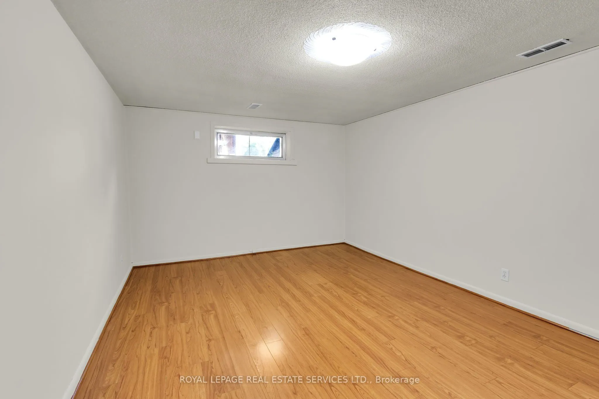 16 Redfern Avenue