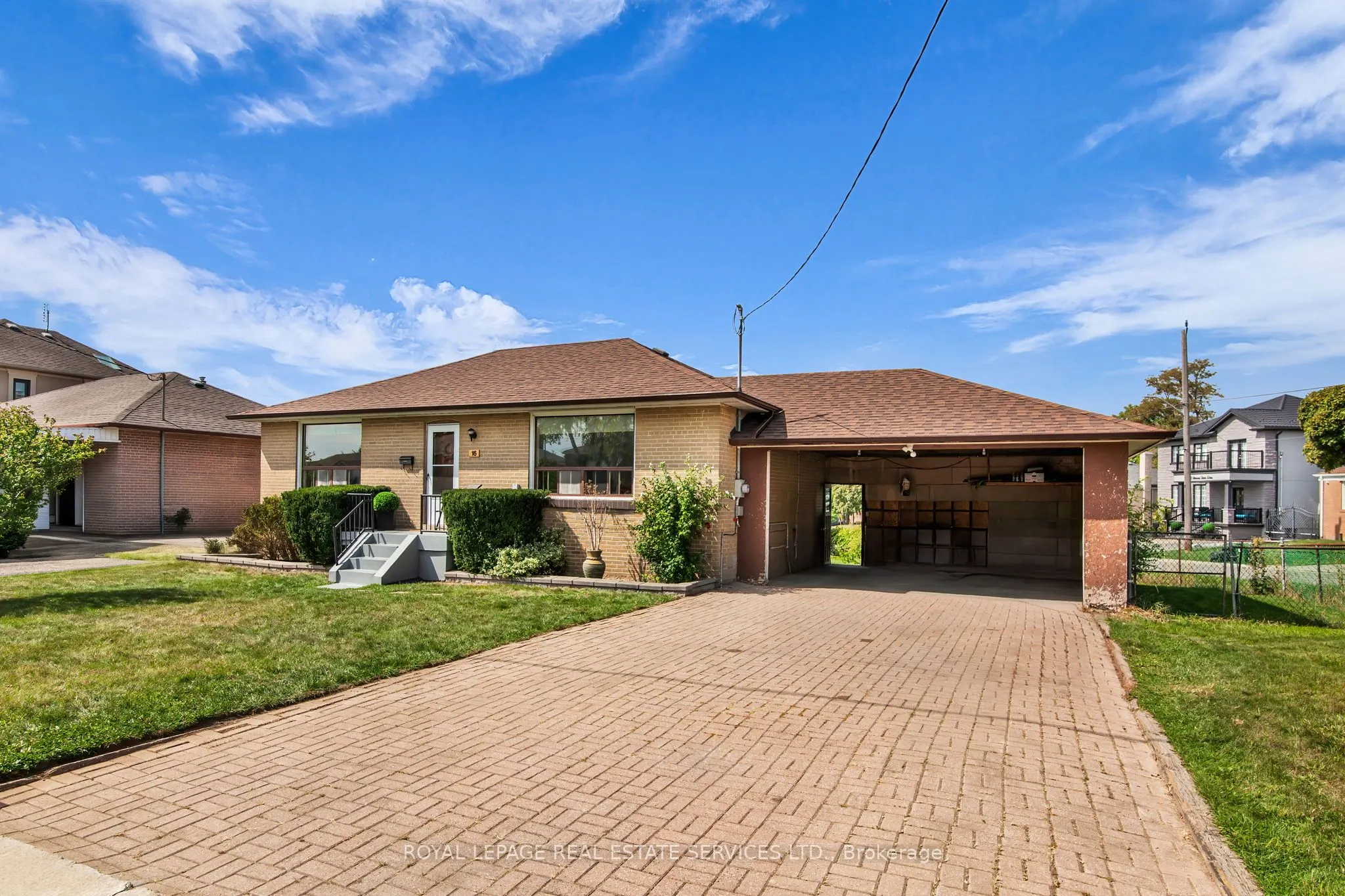 16 Redfern Avenue