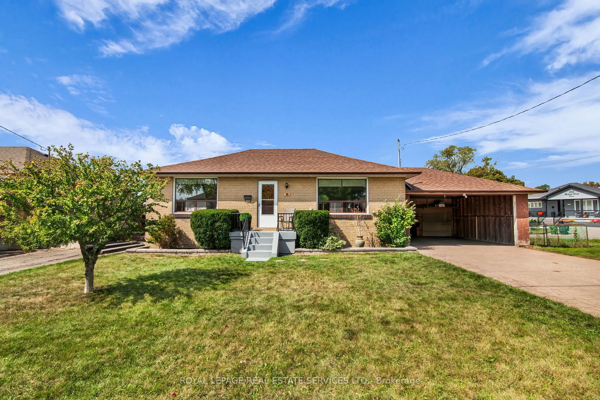 16 Redfern Avenue