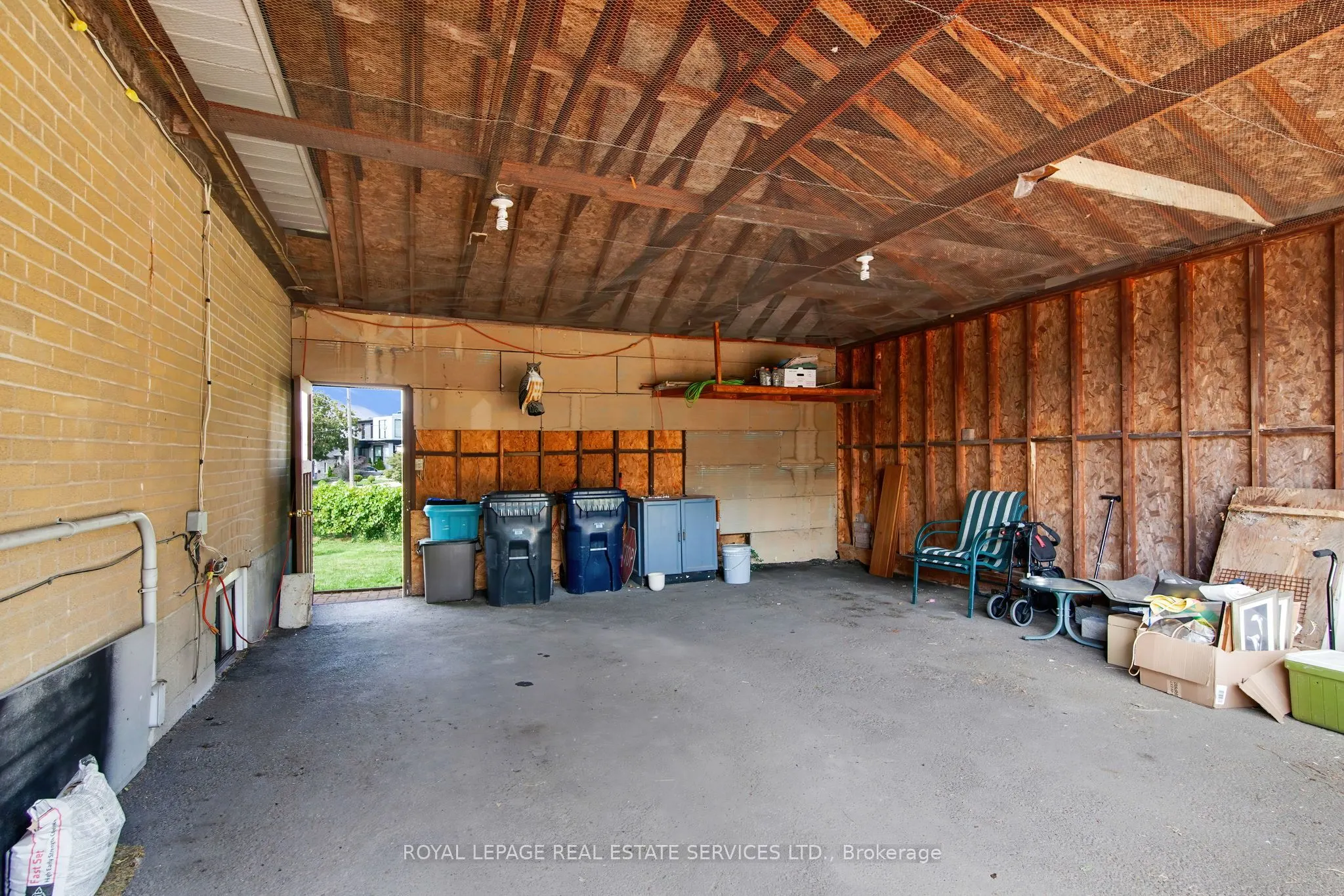 16 Redfern Avenue