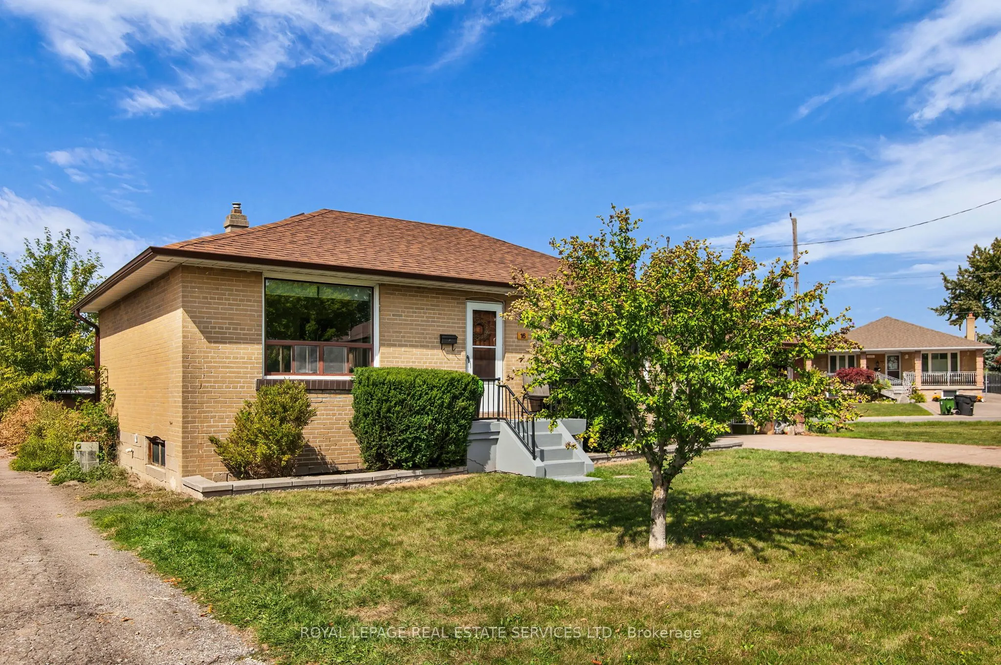 16 Redfern Avenue
