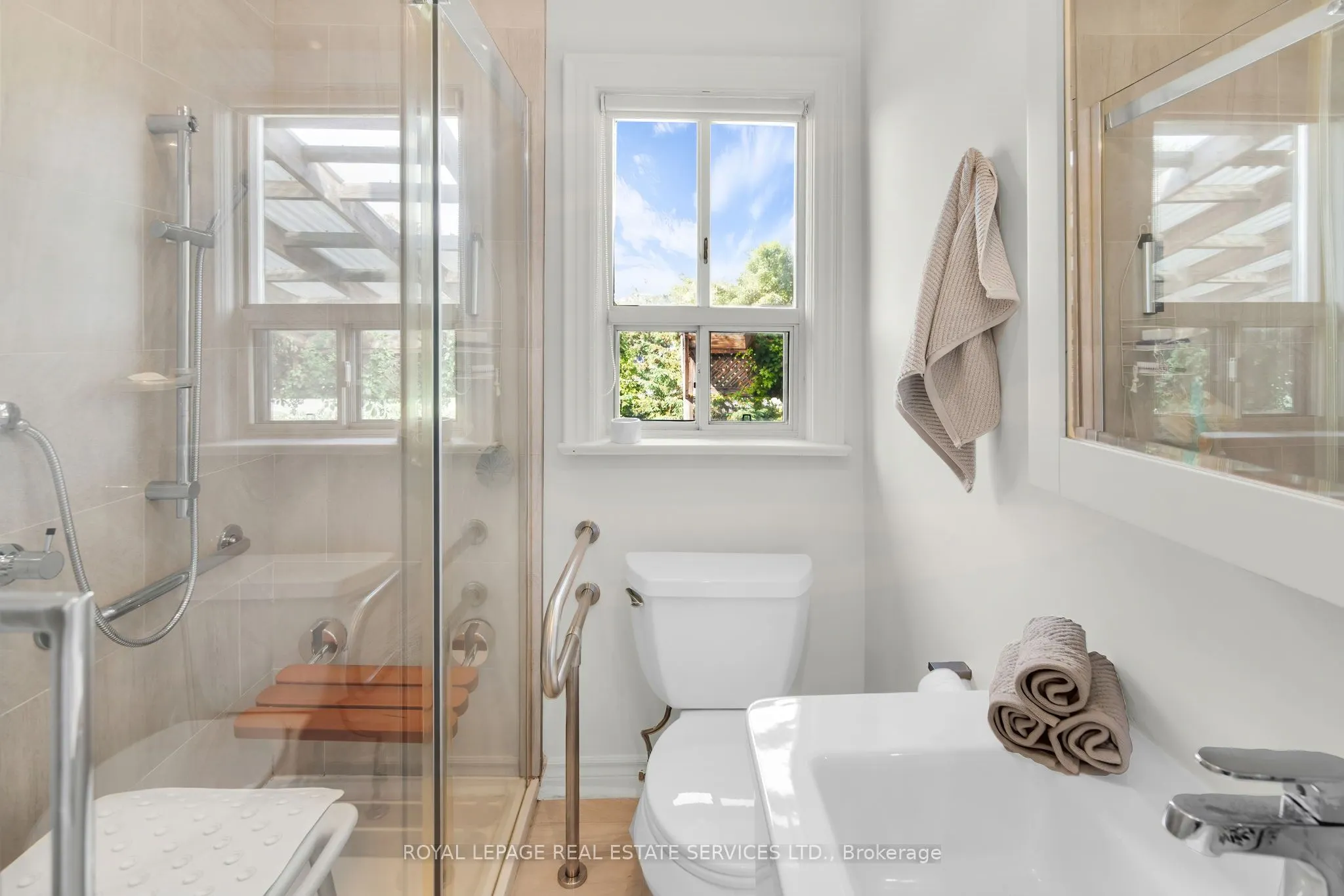 16 Redfern Avenue