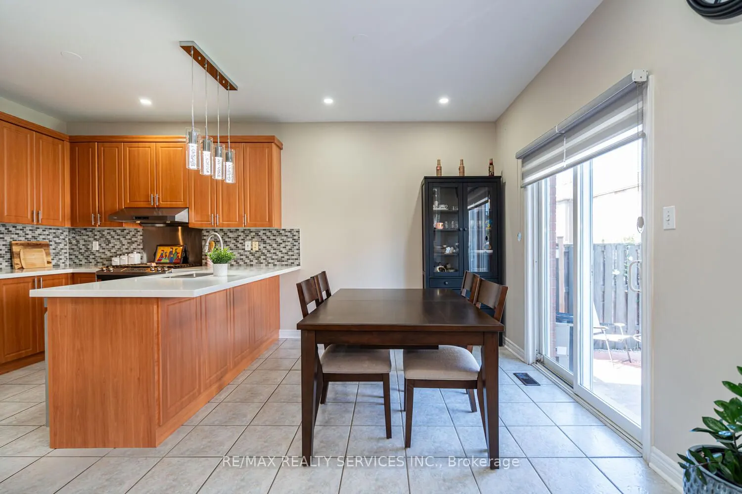 6 Foxhollow Road