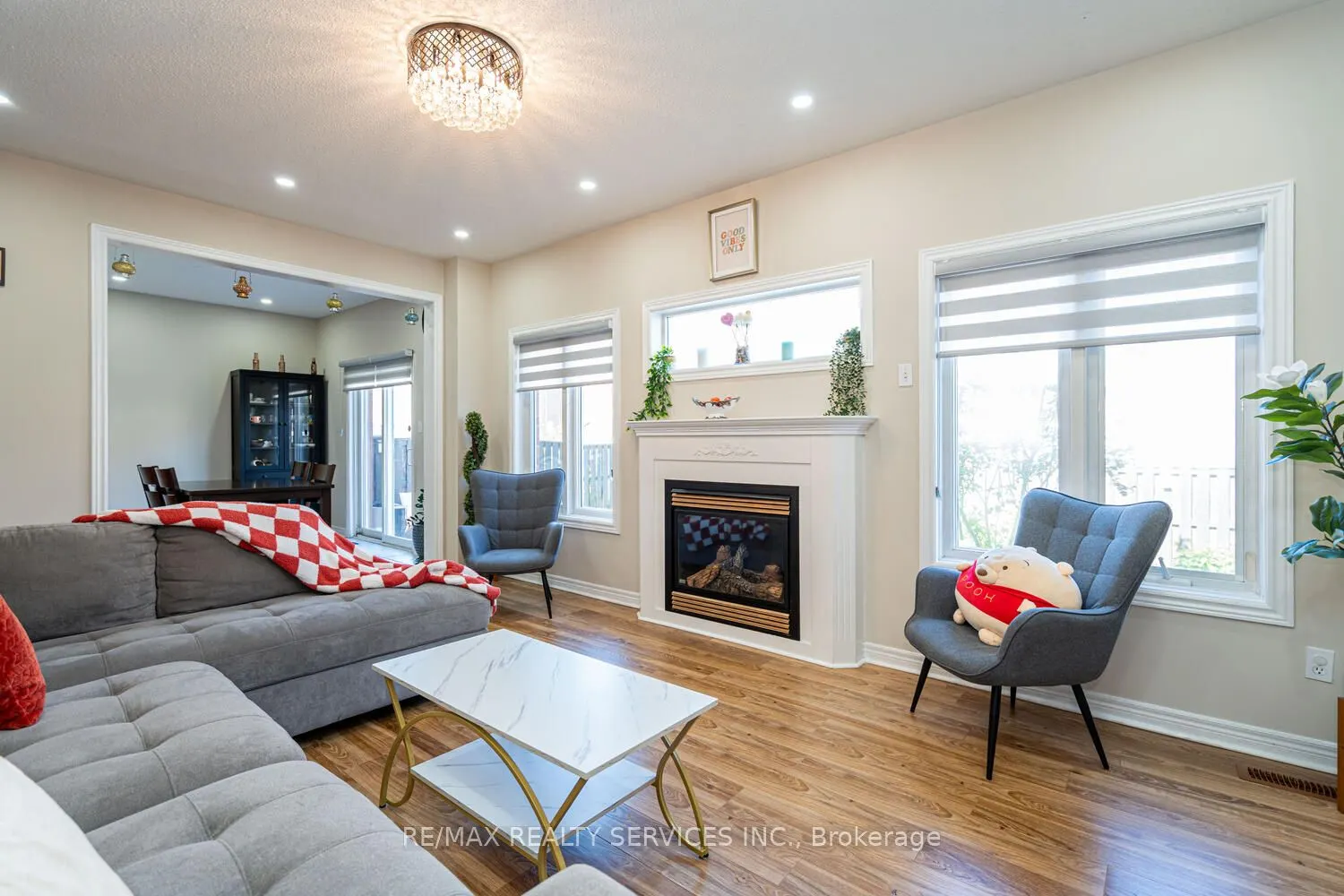 6 Foxhollow Road