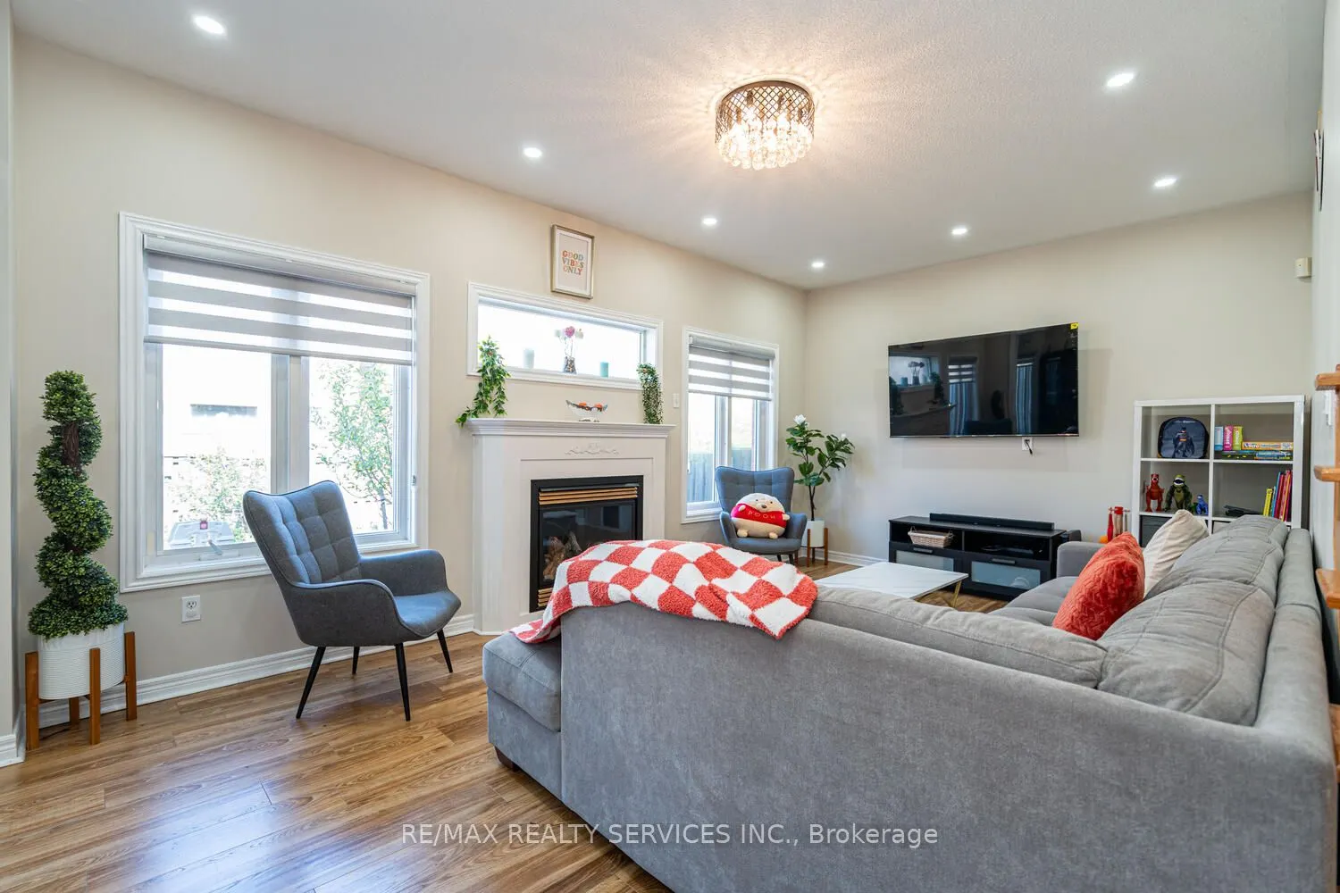 6 Foxhollow Road