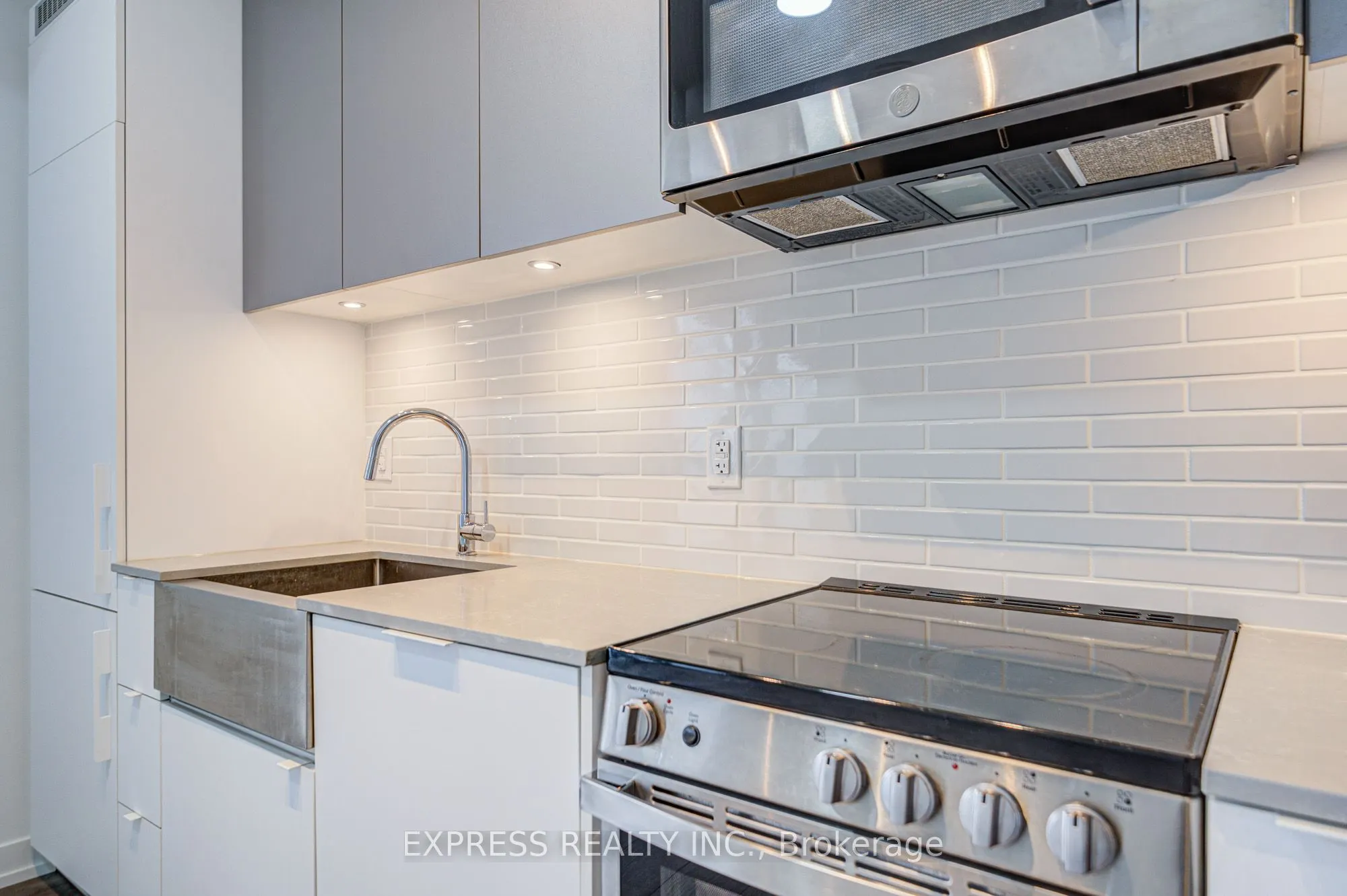 270 Dufferin Street, #701