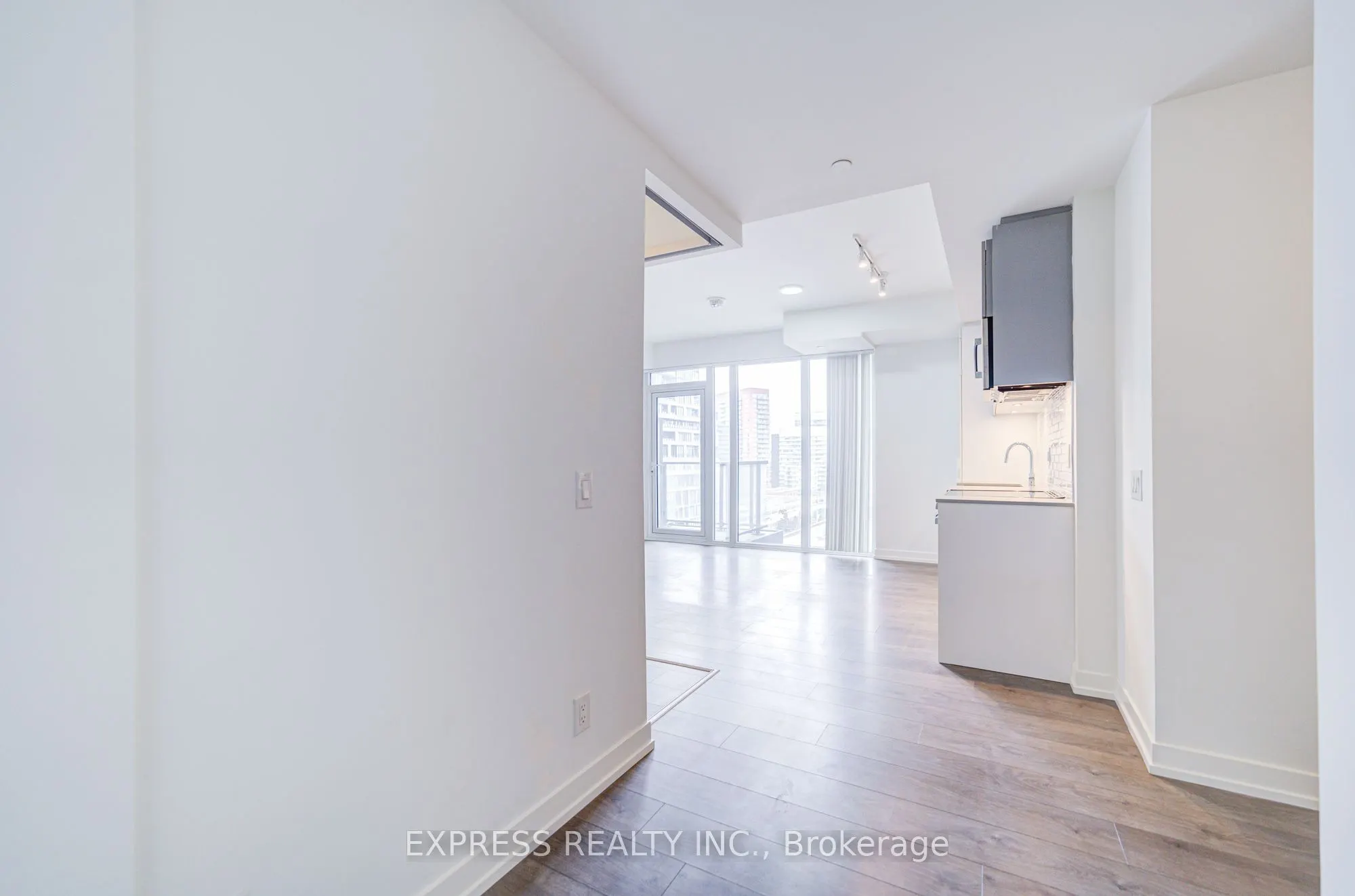 270 Dufferin Street, #701