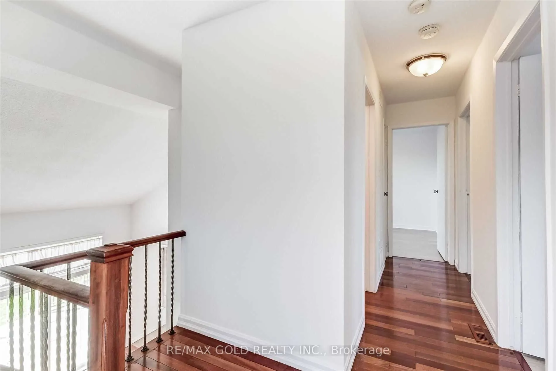 32 Lawndale Crescent