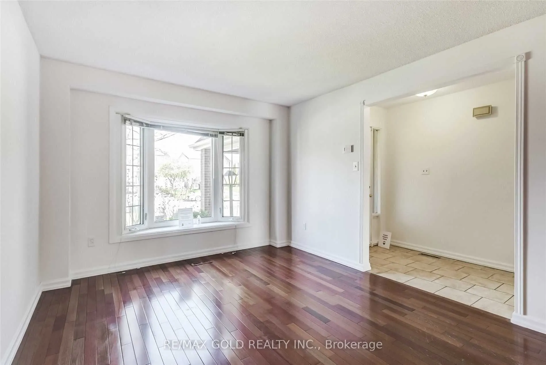 32 Lawndale Crescent