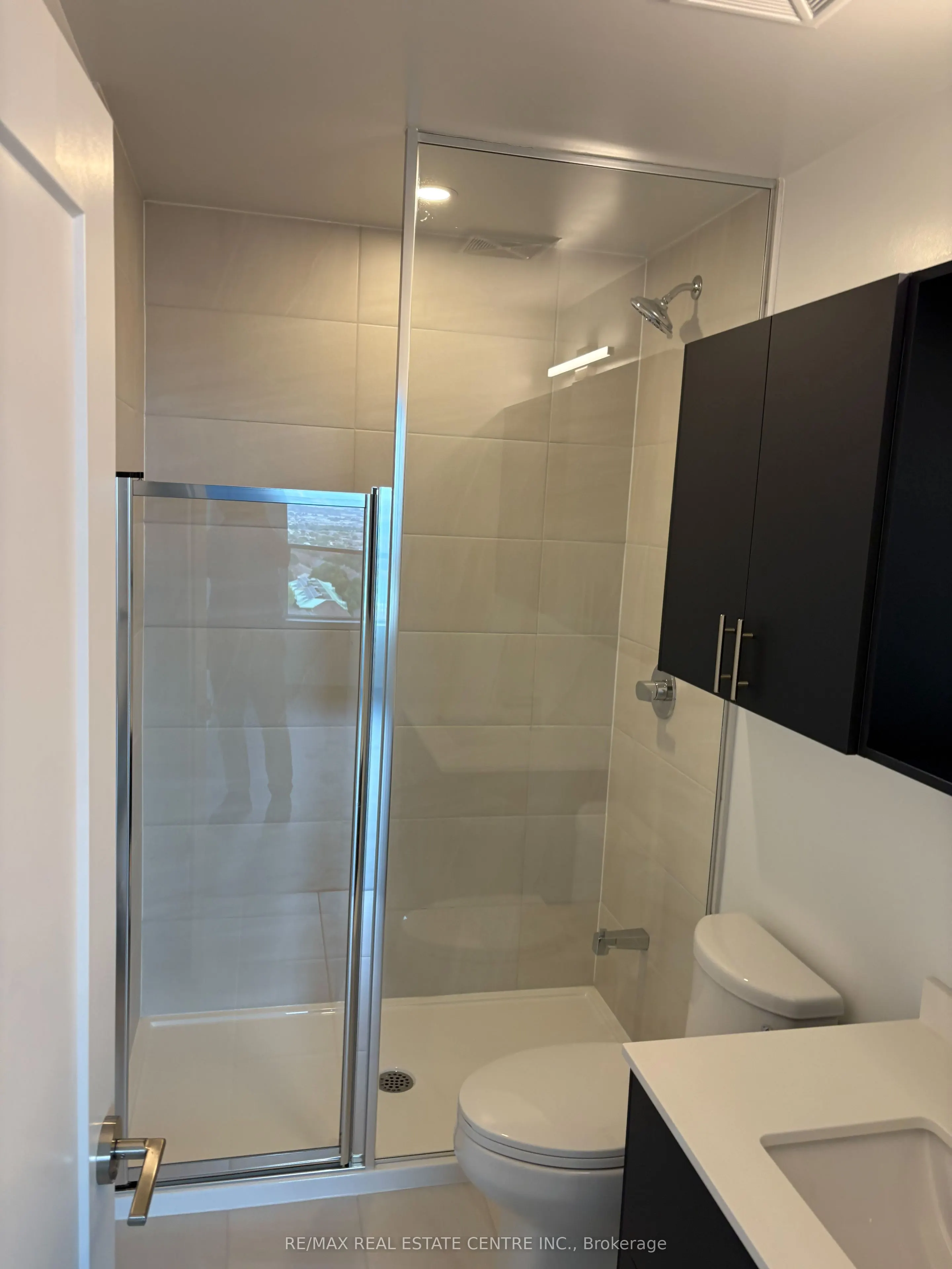 5105 Hurontario Street, #211