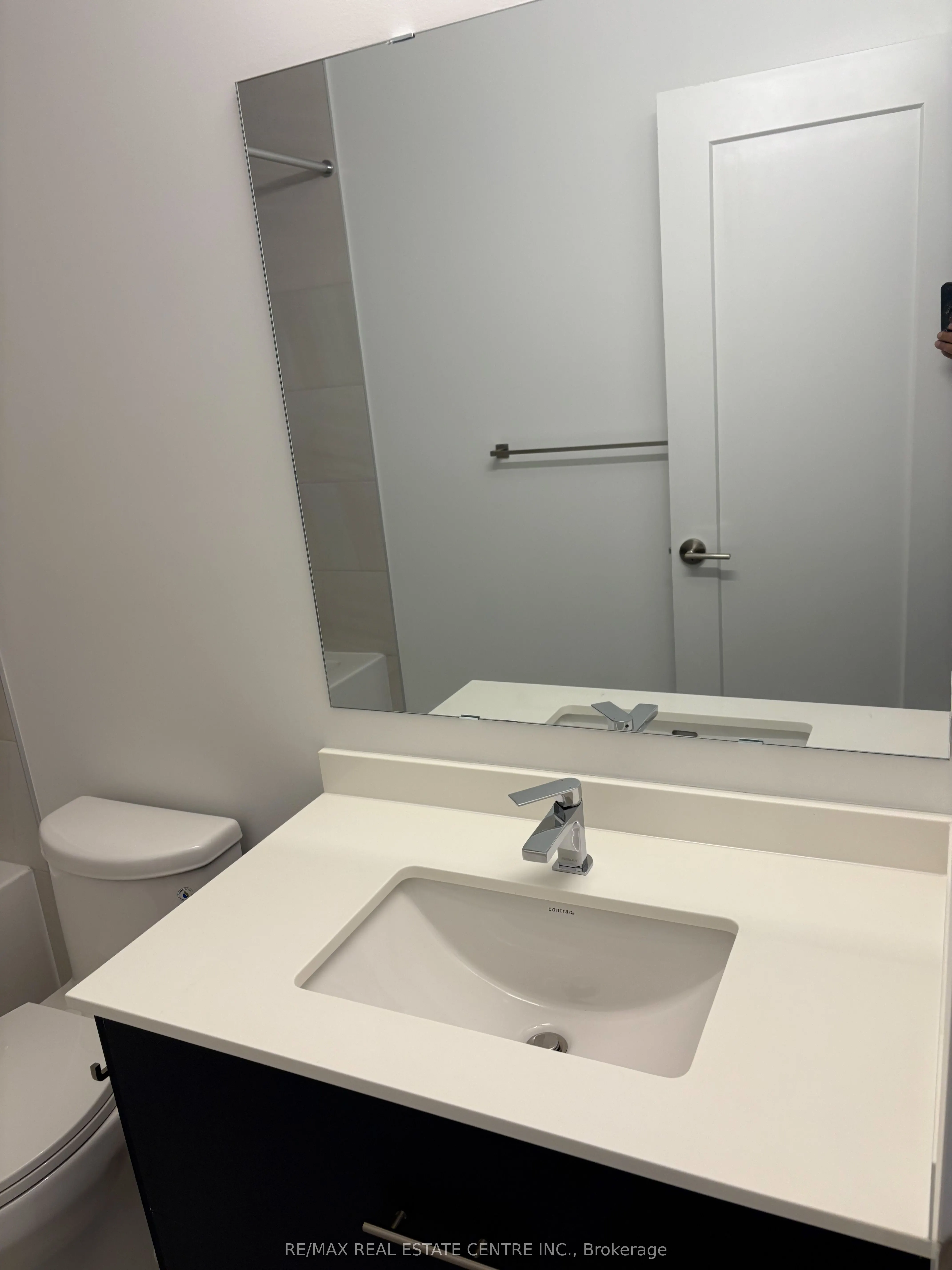 5105 Hurontario Street, #211
