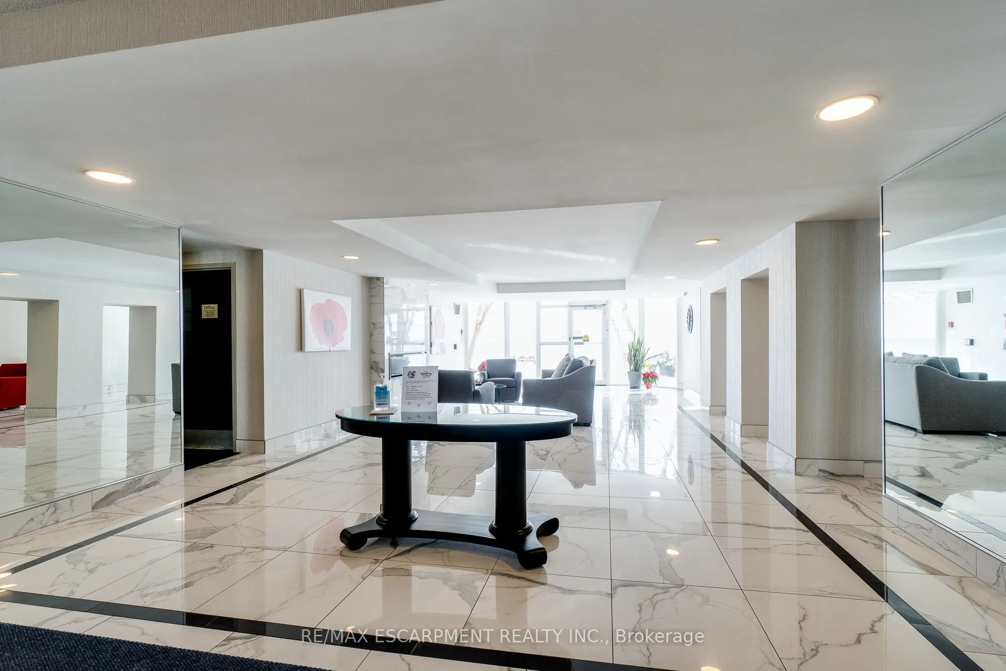 5280 Lakeshore Road, #801