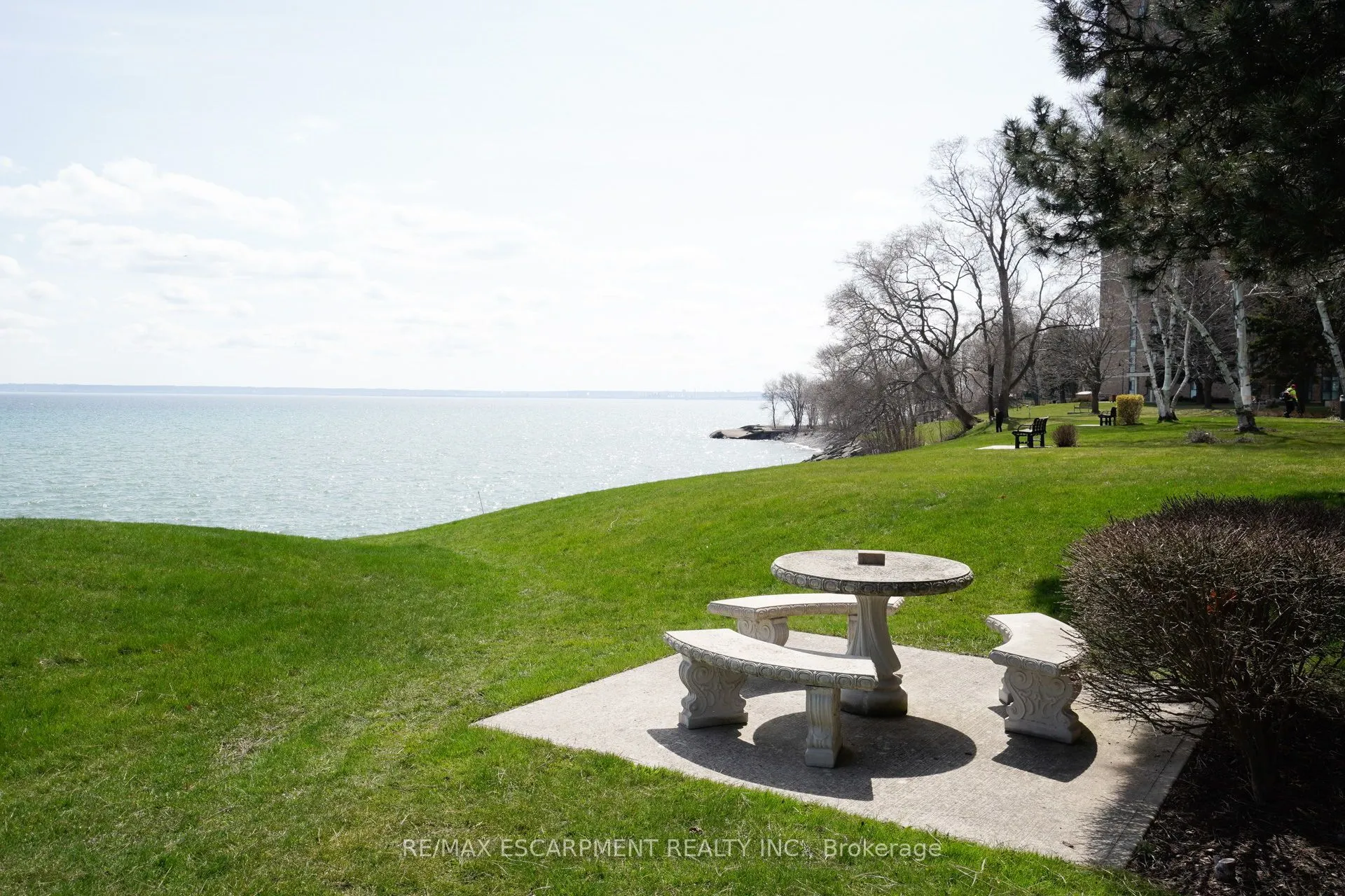 5280 Lakeshore Road, #801