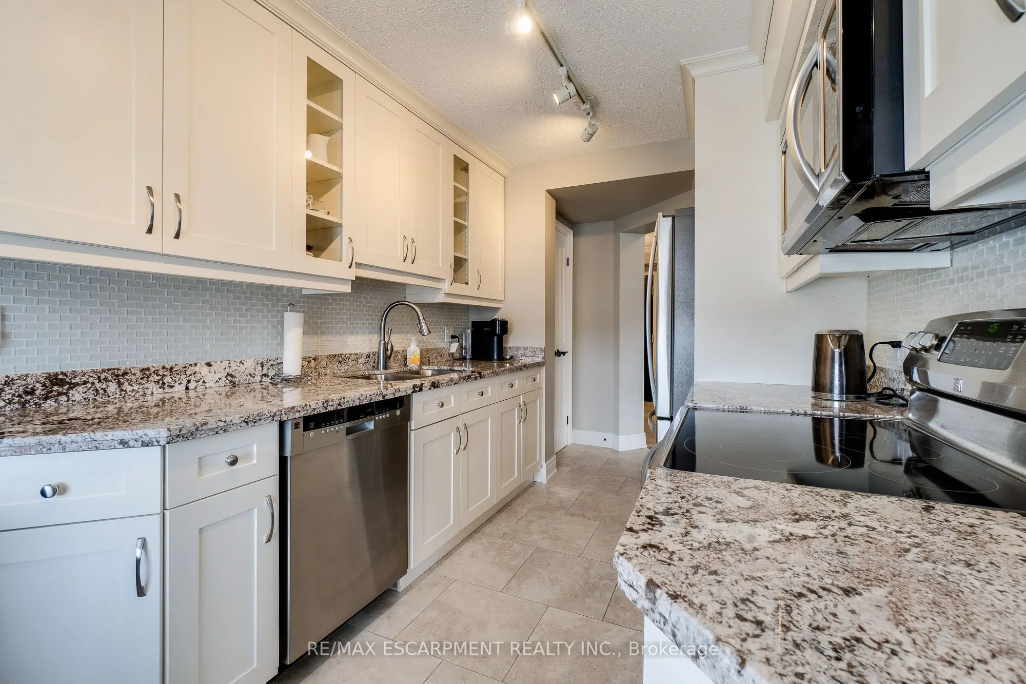 5280 Lakeshore Road, #801