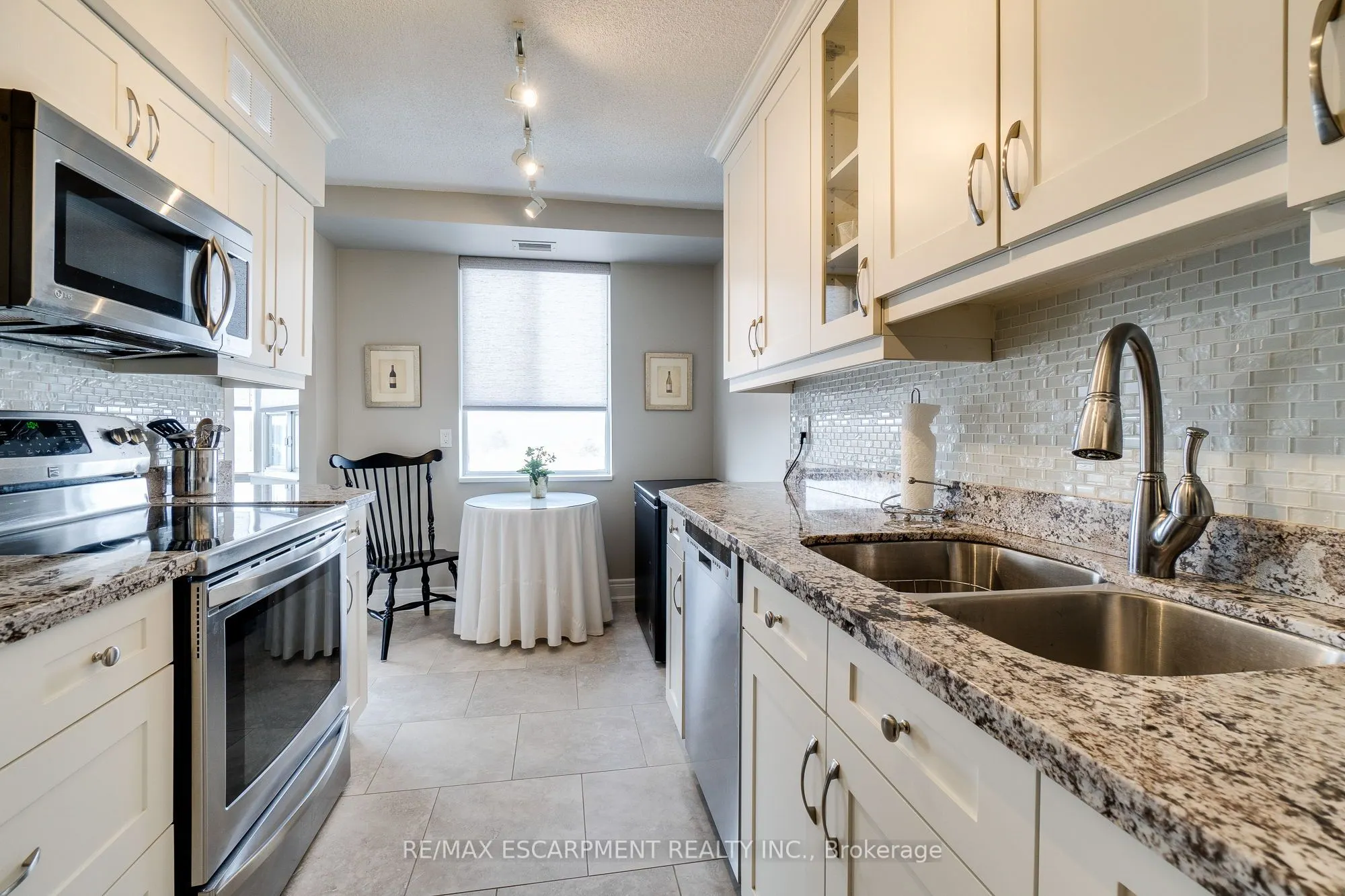 5280 Lakeshore Road, #801