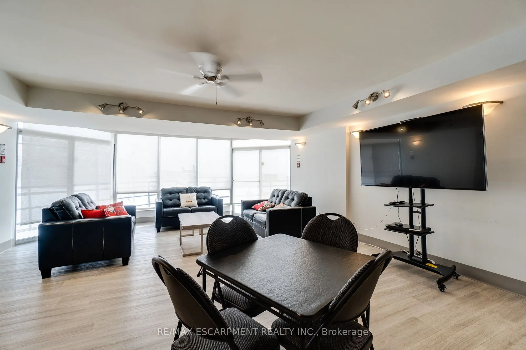 5280 Lakeshore Road, #801
