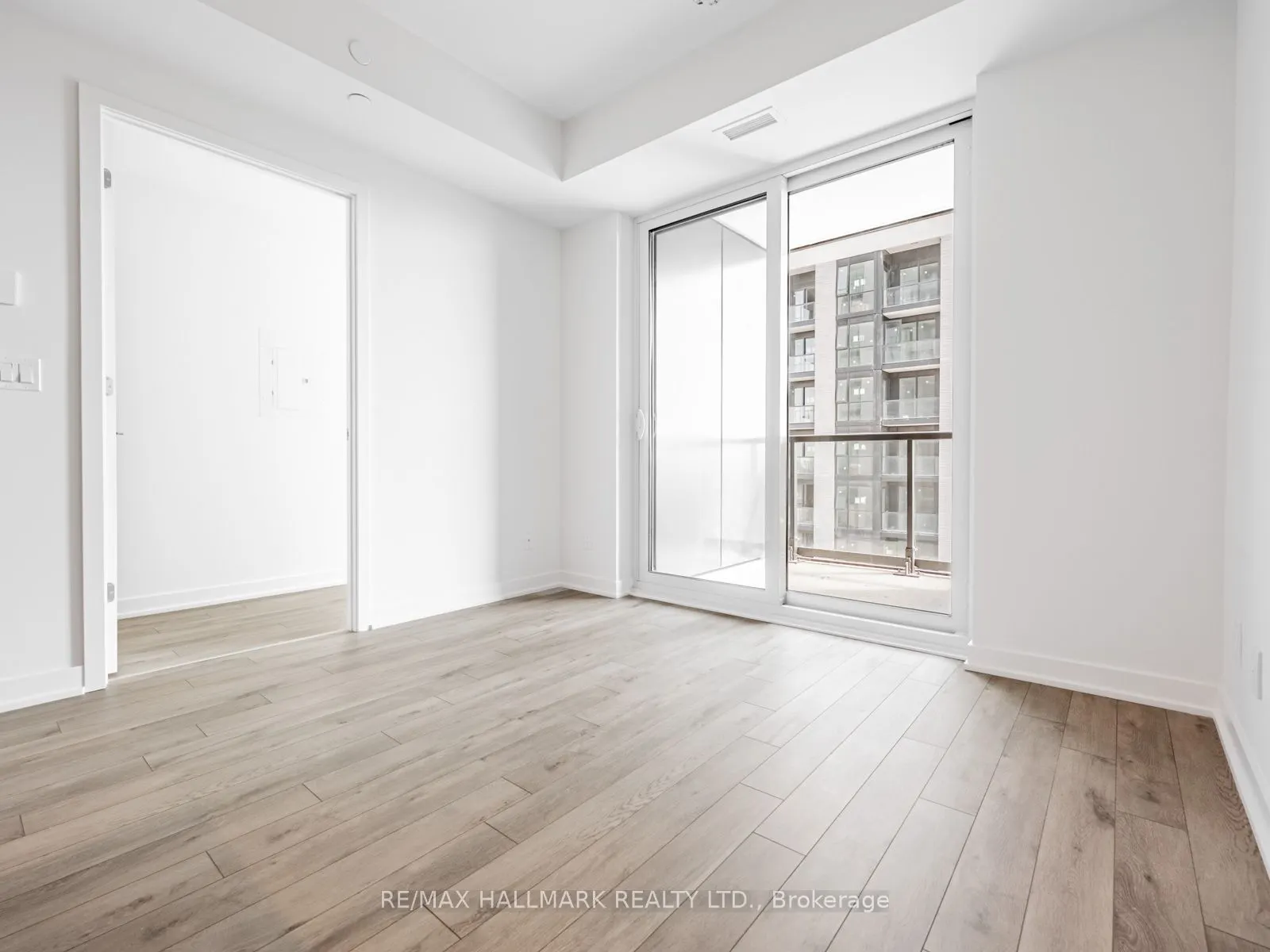 3079 Trafalgar Road, #1301