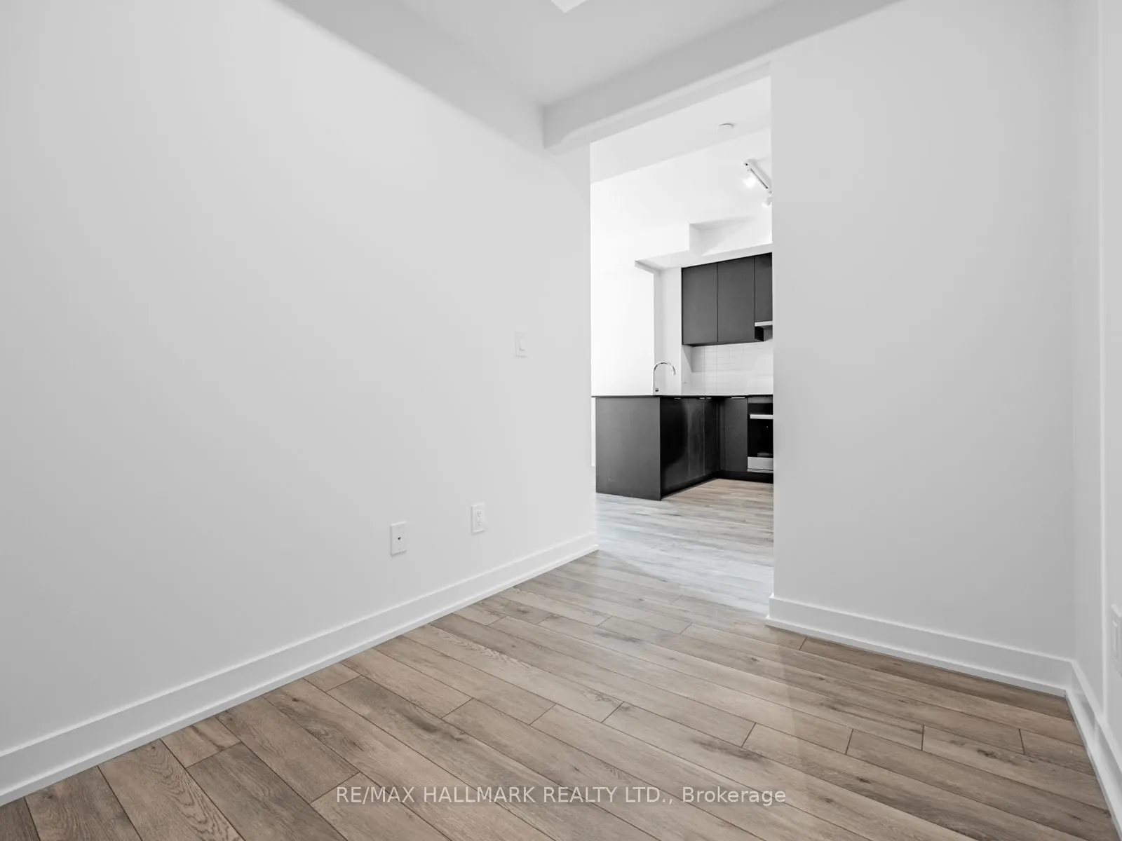 3079 Trafalgar Road, #1301