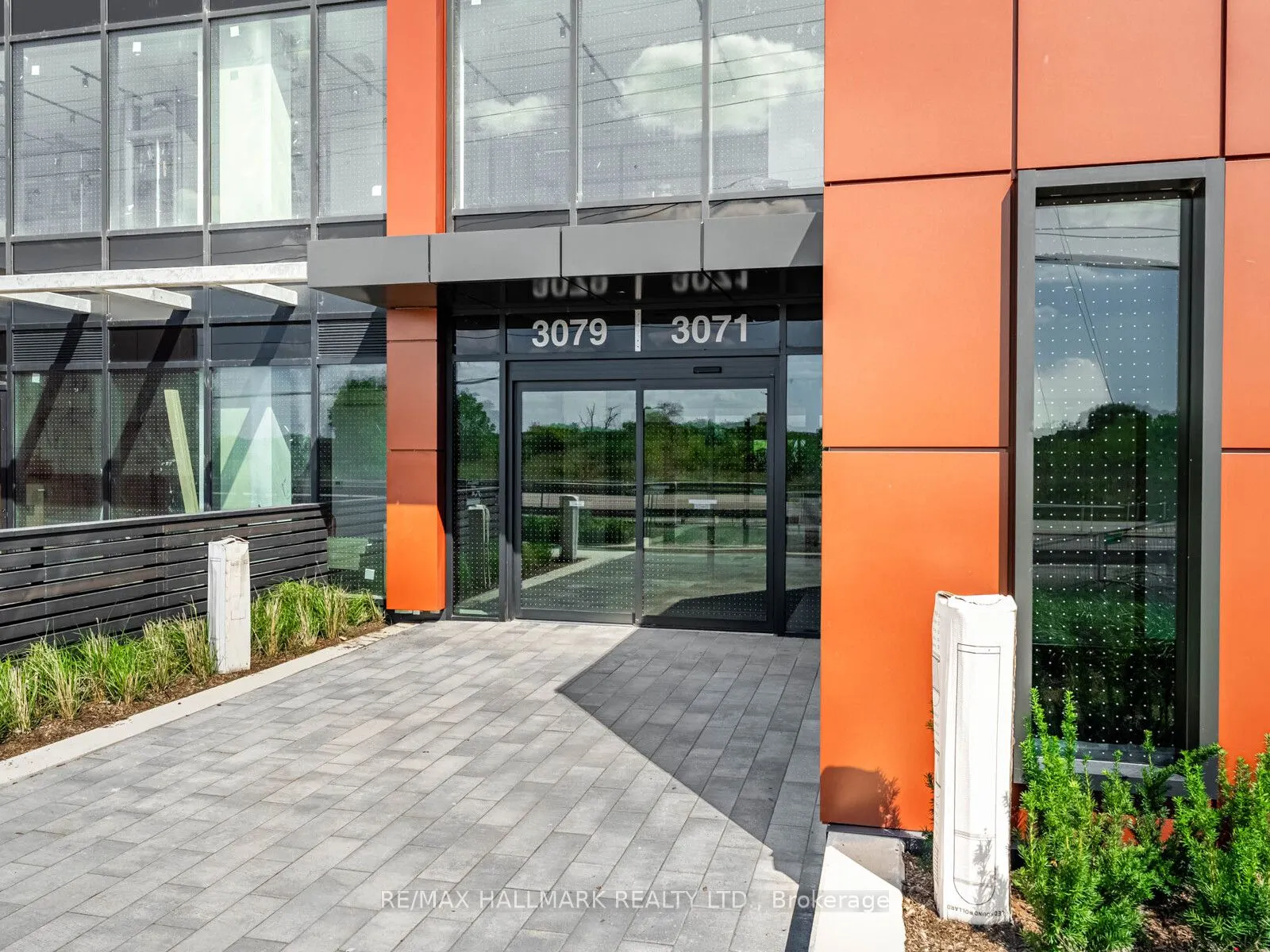 3079 Trafalgar Road, #1301