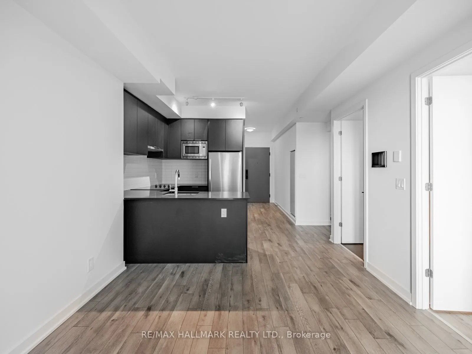 3079 Trafalgar Road, #1301