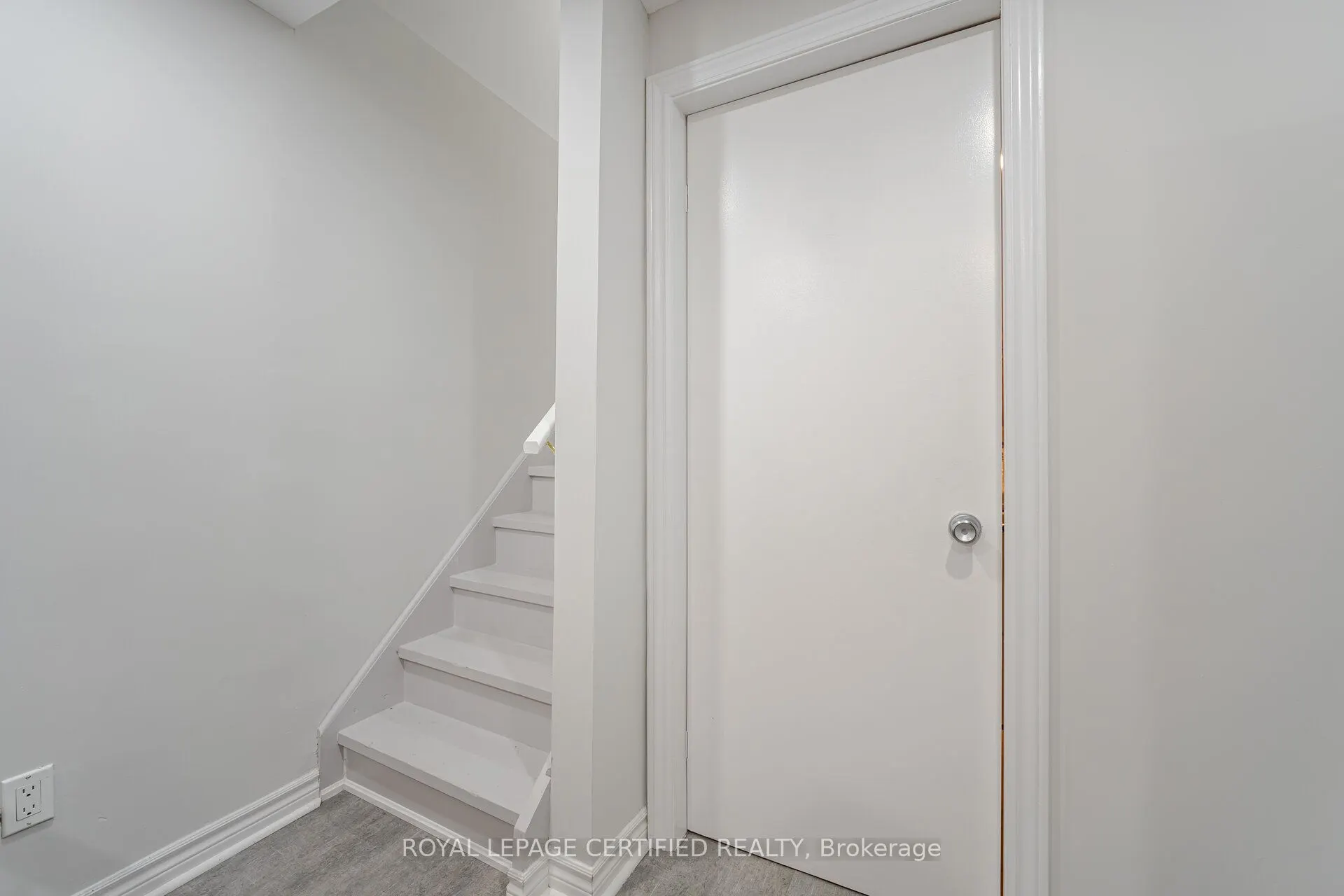 3356 Redpath Circle