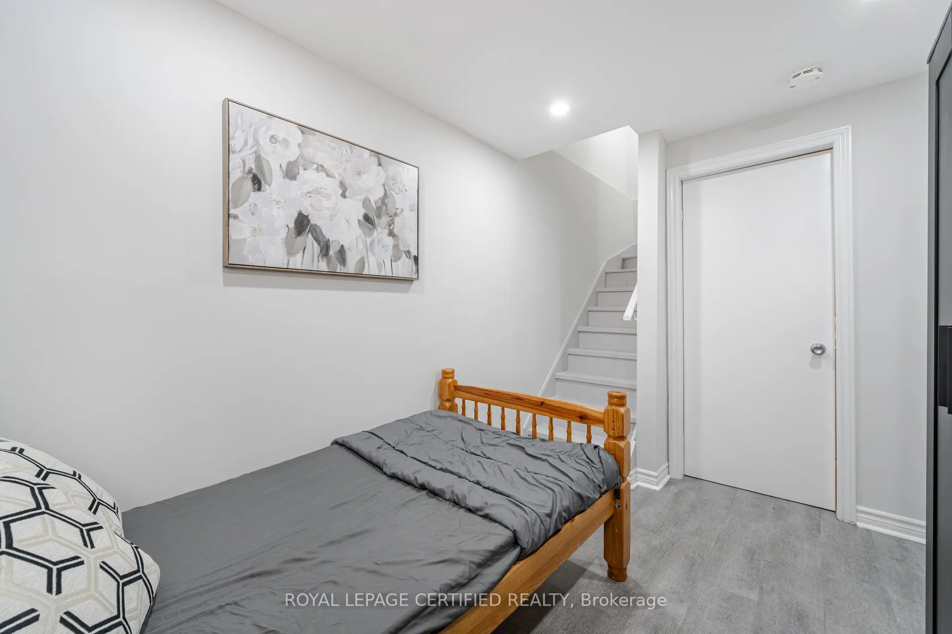 3356 Redpath Circle