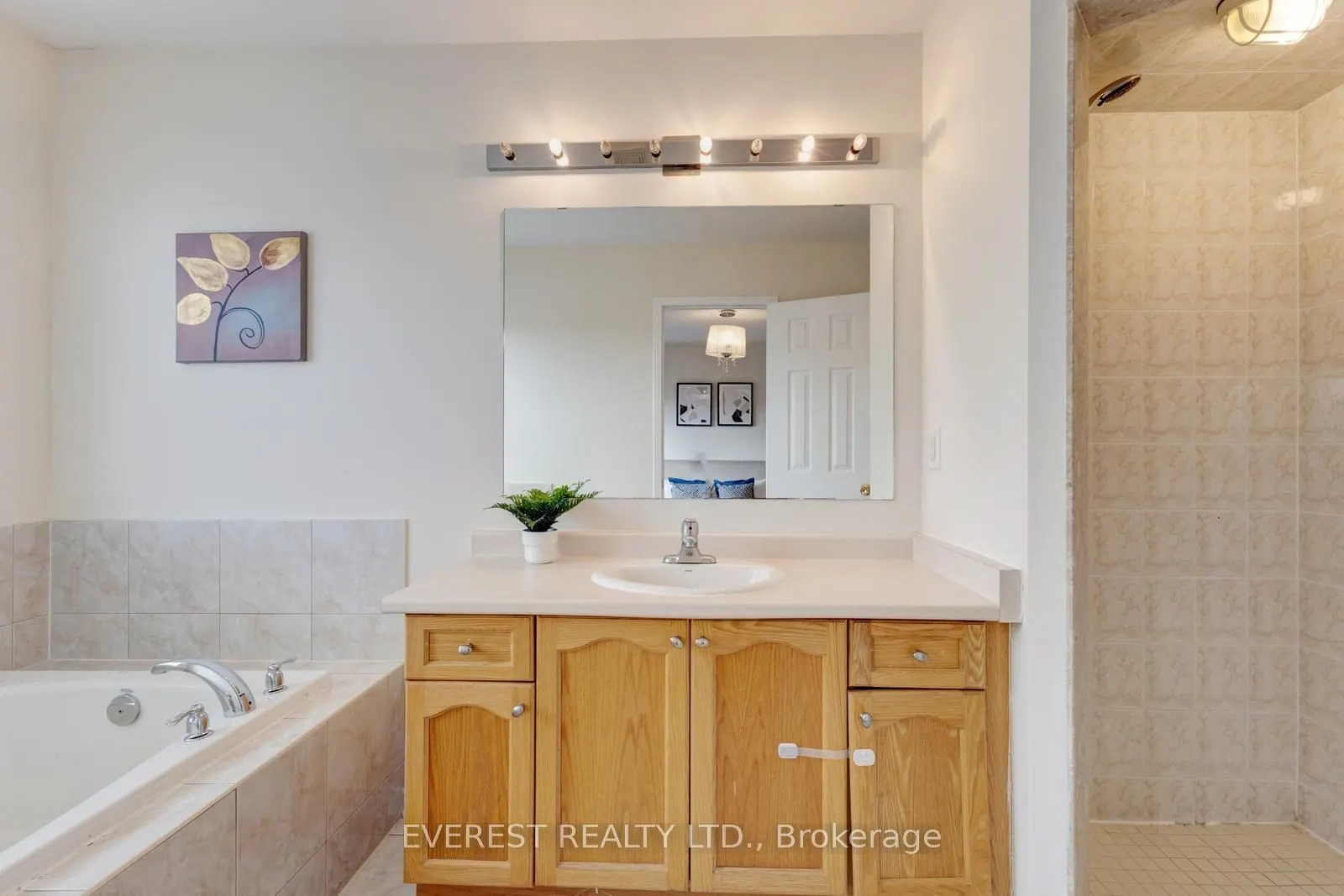 5172 Nestling Grove