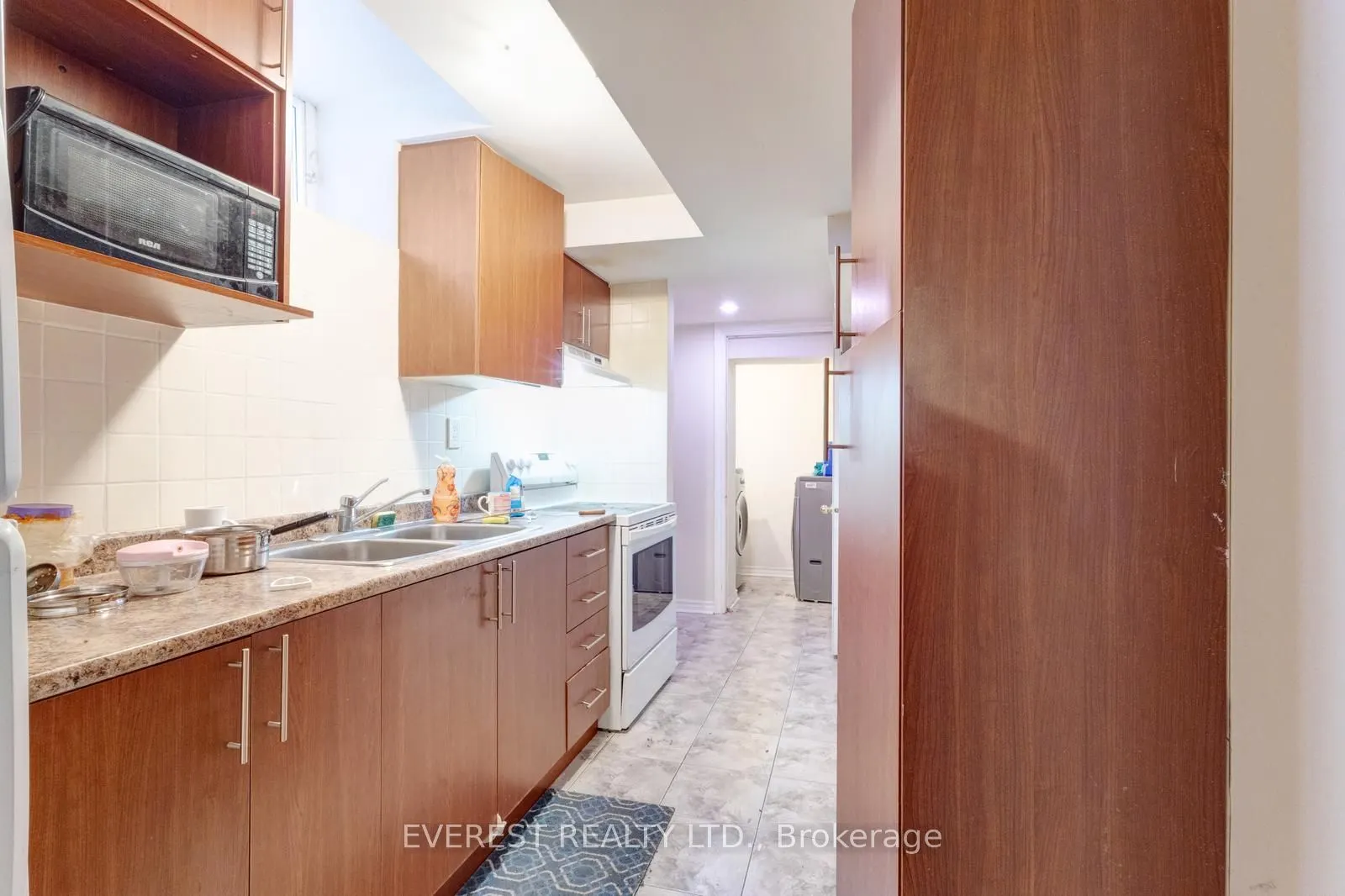 5172 Nestling Grove