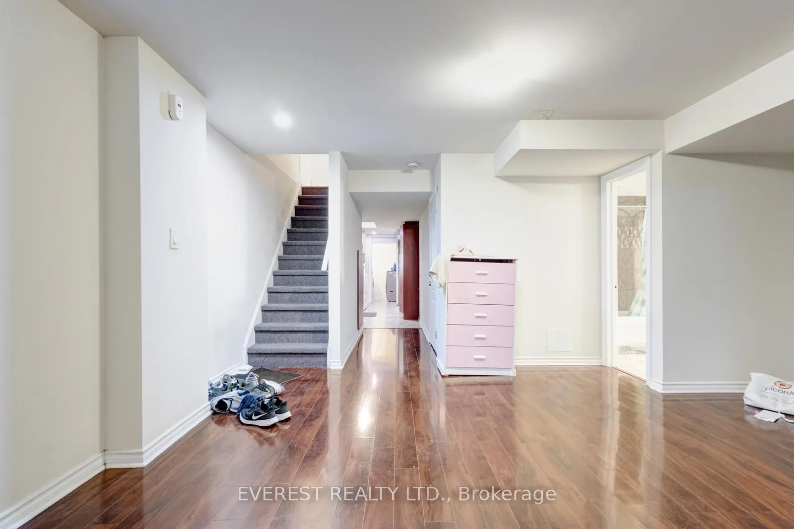 5172 Nestling Grove