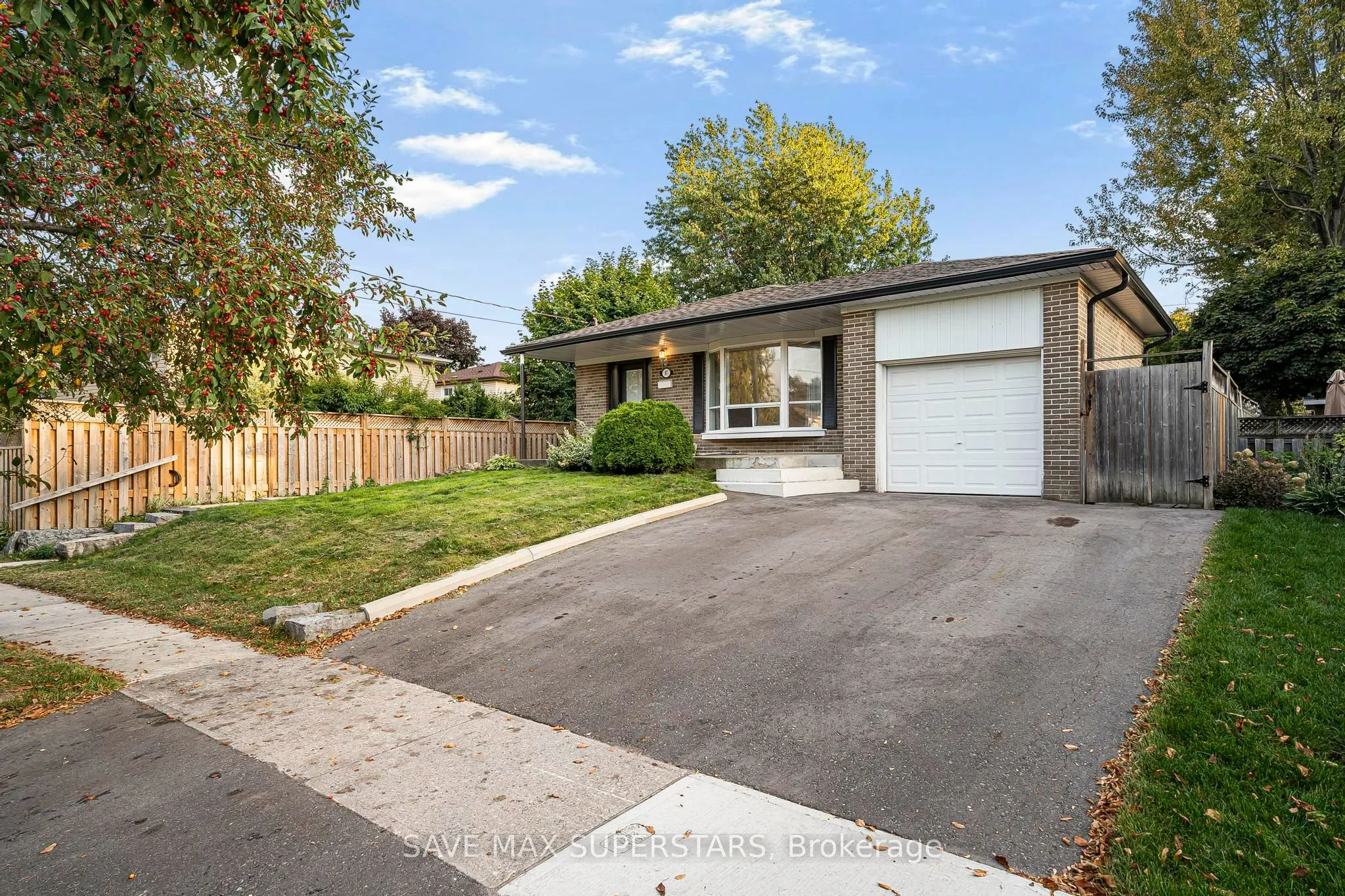 87 Pennington Crescent, #Upper
