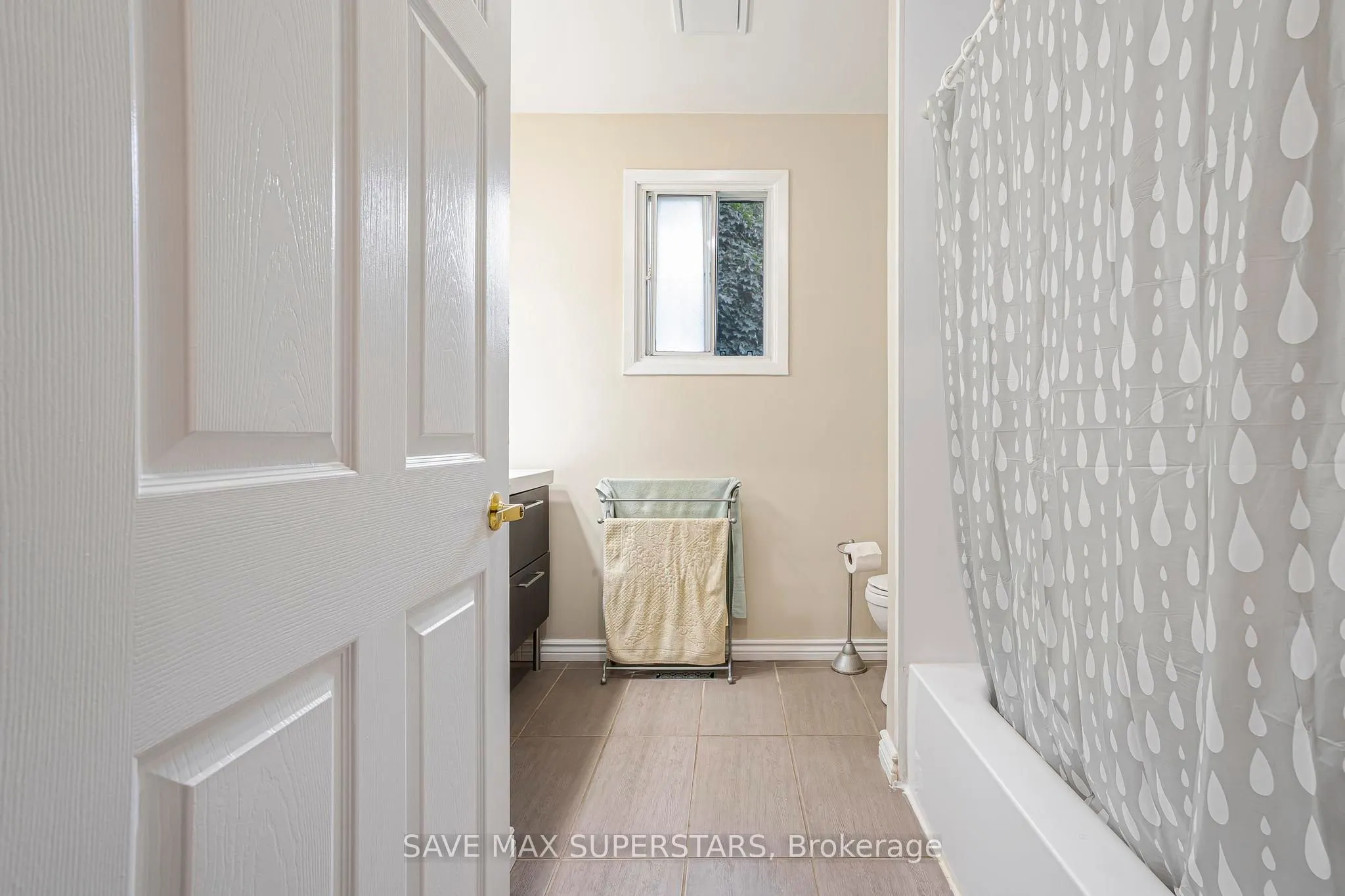 87 Pennington Crescent, #Upper