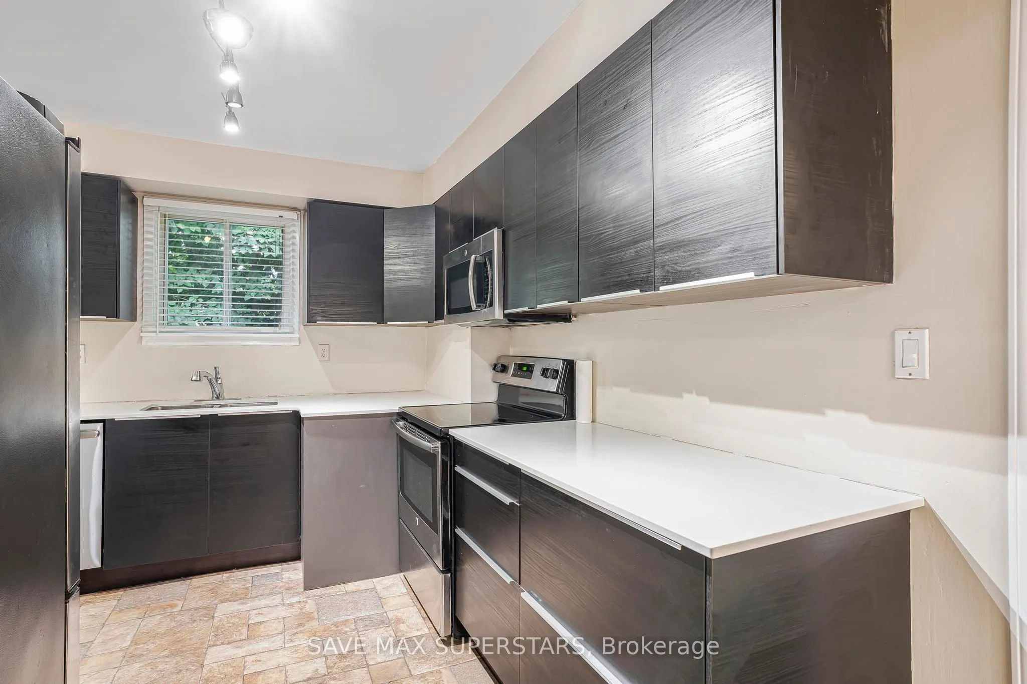 87 Pennington Crescent, #Upper