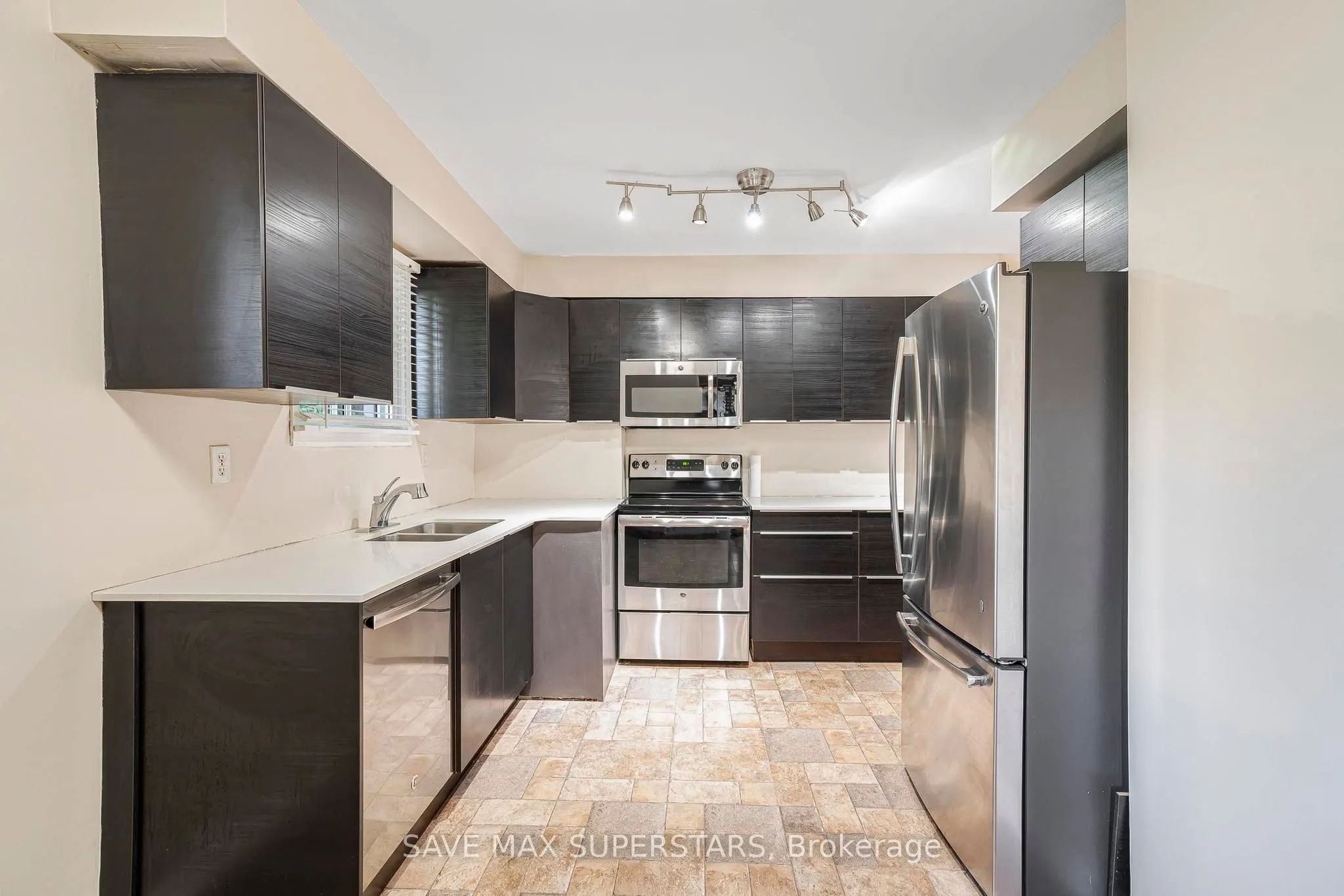 87 Pennington Crescent, #Upper