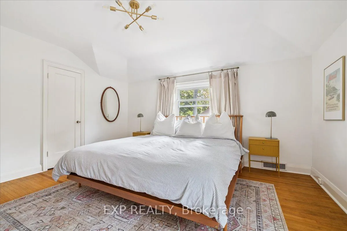 2058 Emerald Crescent