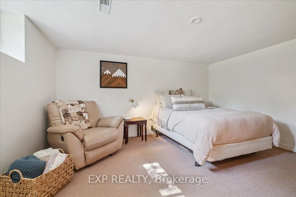 2058 Emerald Crescent